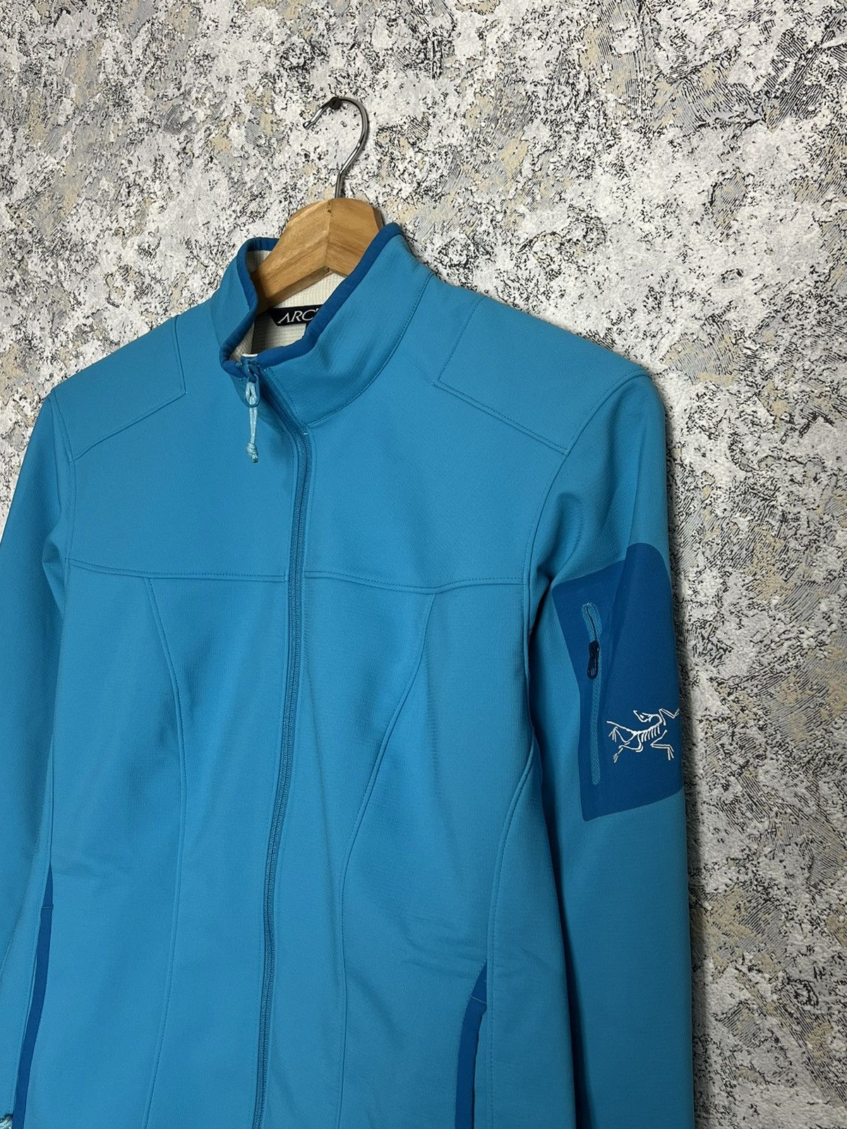 Arc'teryx × Vintage Vintage Arcteryx Epsilon AR Women's Softshell Zip Jacket Size S / US 4 / IT 40 - 2 Thumbnail