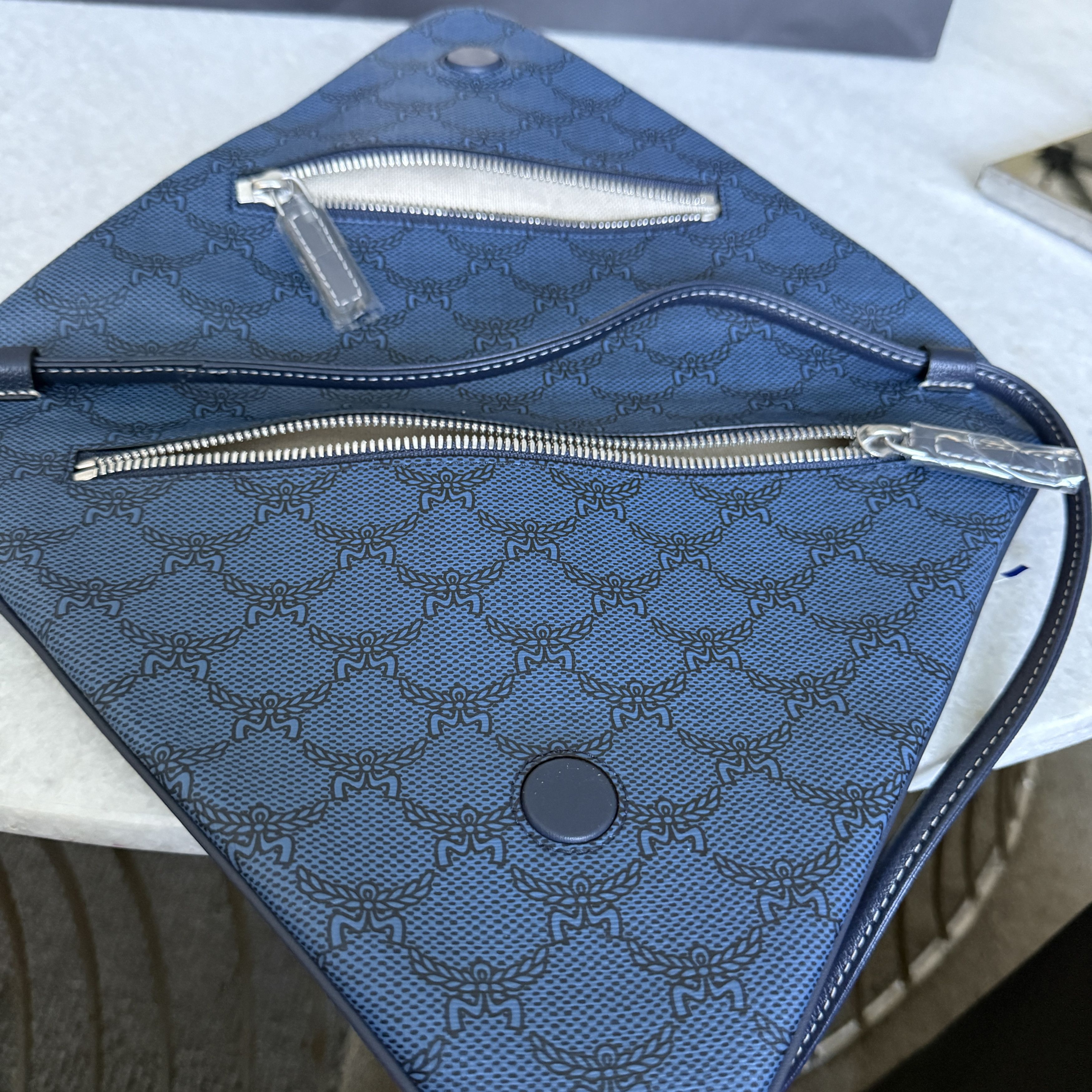 MCM MCM Blue Canvas and leather Triangle Shoulder Bag Size ONE SIZE - 10 Thumbnail
