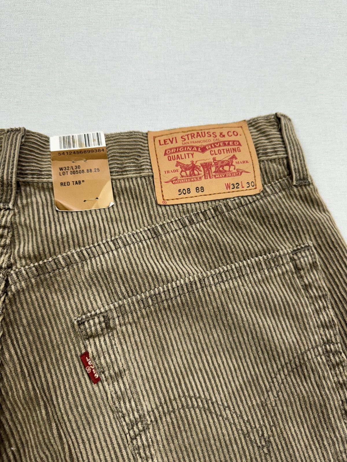 Levi's Men’s New Levi’s Jeans 508 Corduroy Pants size W32L30 Size US 32 / EU 48 - 9 Thumbnail