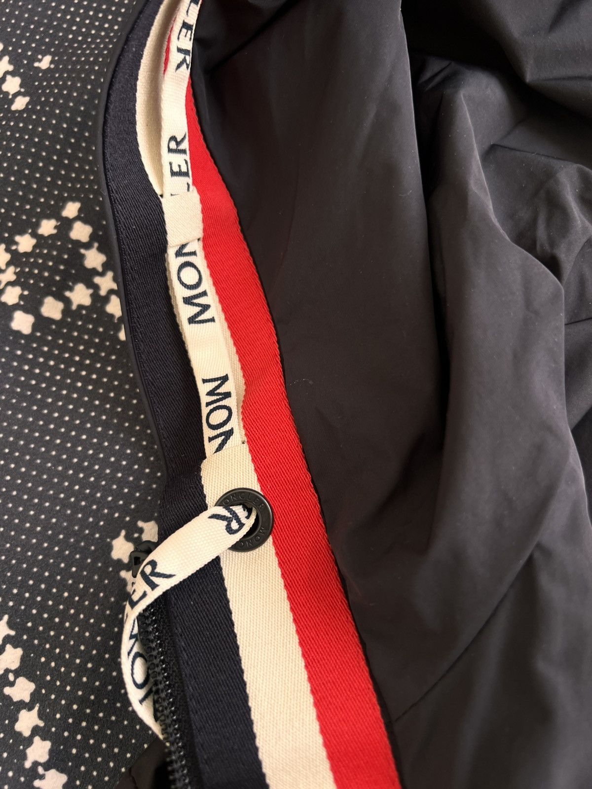 Moncler L Moncler Carles lightweight Jacket Black wind hood zip logo Size US L / EU 52-54 / 3 - 14 Thumbnail