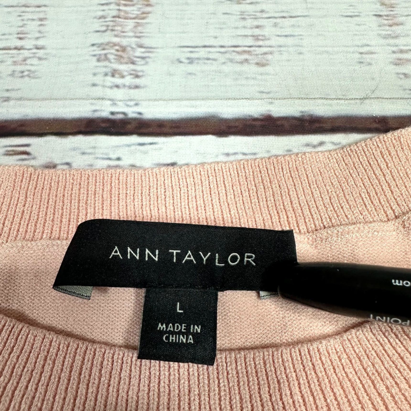 Ann Taylor Ann Taylor Blouse Shinny Knit Pink Bell Sleeve Crew Neck Sz L Womens Size L / US 10 / IT 46 - 5 Thumbnail