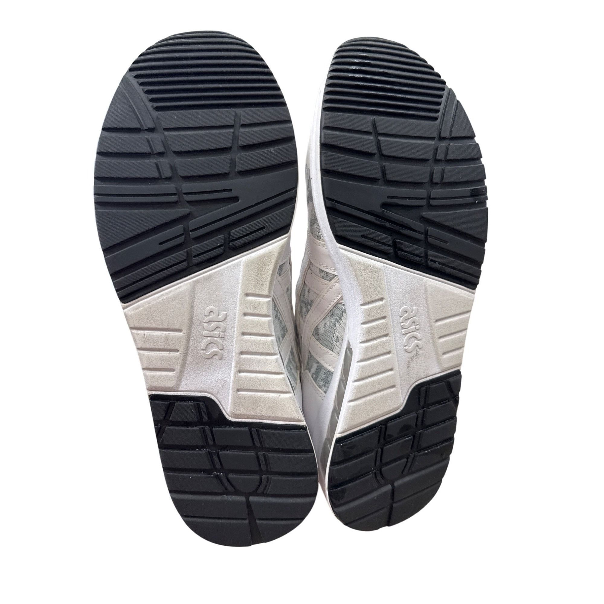 Asics Asics Gel-saga White & Gray Running Shoes Size 11 SKU 7383 Size US 11 / EU 44 - 7 Thumbnail