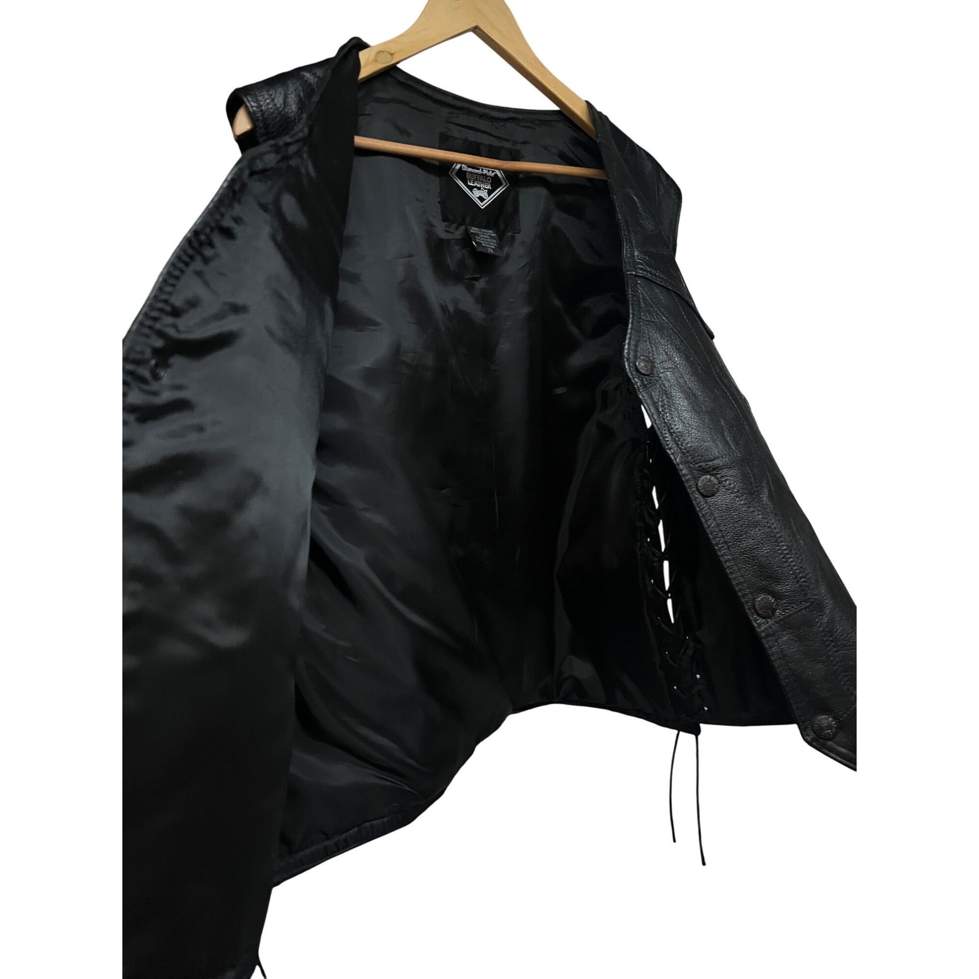 Vintage Diamond Plate Buffalo Mens Black Leather Snap Up Biker Vest Size US XXL / EU 58 / 5 - 3 Thumbnail