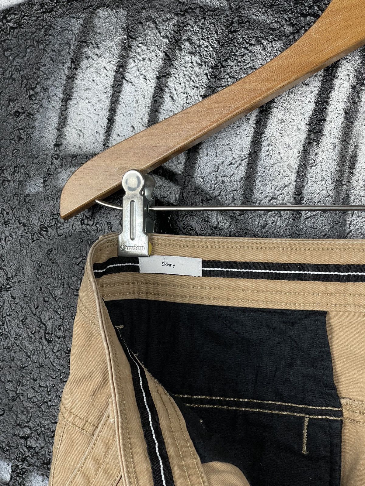 Calvin Klein Calvin Klein Skinny Fit Patch Logo Cargo Pants Size W30 Size US 30 / EU 46 - 10 Thumbnail
