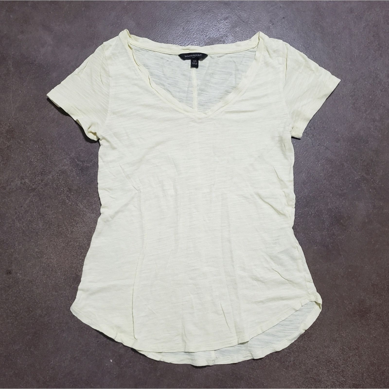 Banana Republic Light Yellow | BANANA REPUBLIC | Vneck Short Sleeve Size XS / US 0-2 / IT 36-38 - 1 Thumbnail