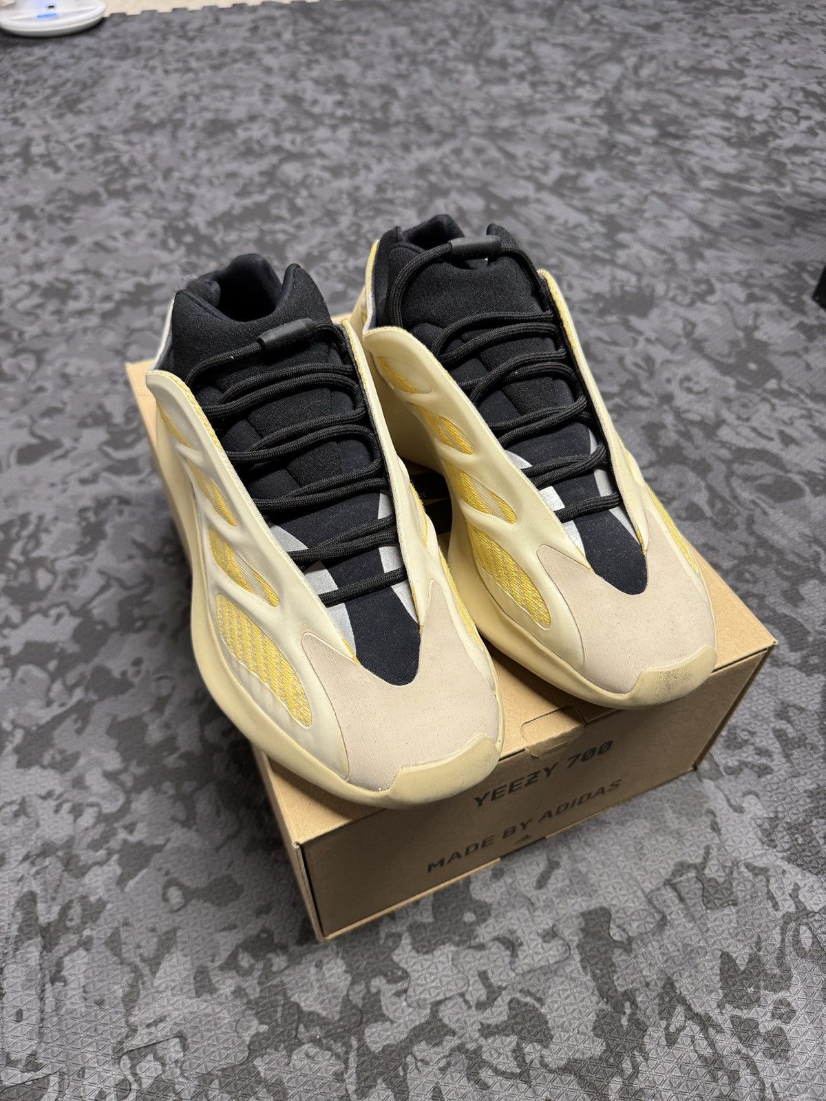 Adidas Yeezy 700 Safflower Size US 10.5 / EU 43-44 - 2 Thumbnail