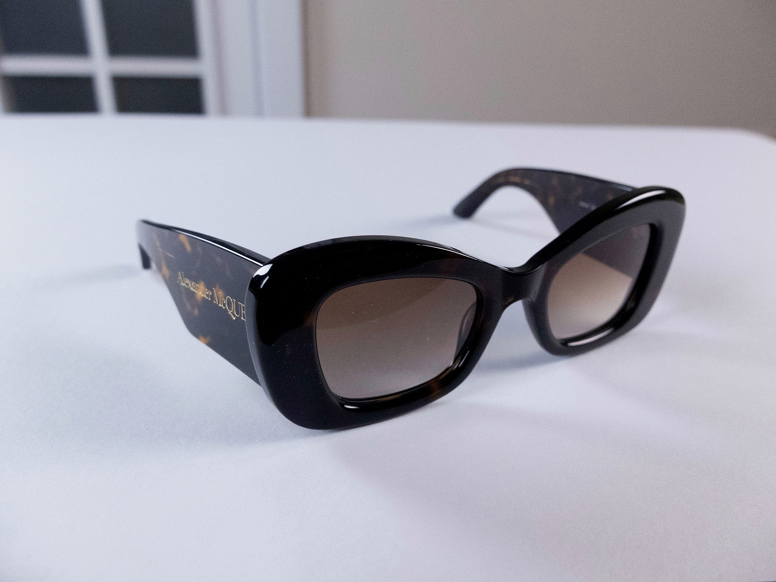 Alexander McQueen ALEXANDER MCQUEEN tortoise oversize cats eye sunglasses Size ONE SIZE - 4 Thumbnail