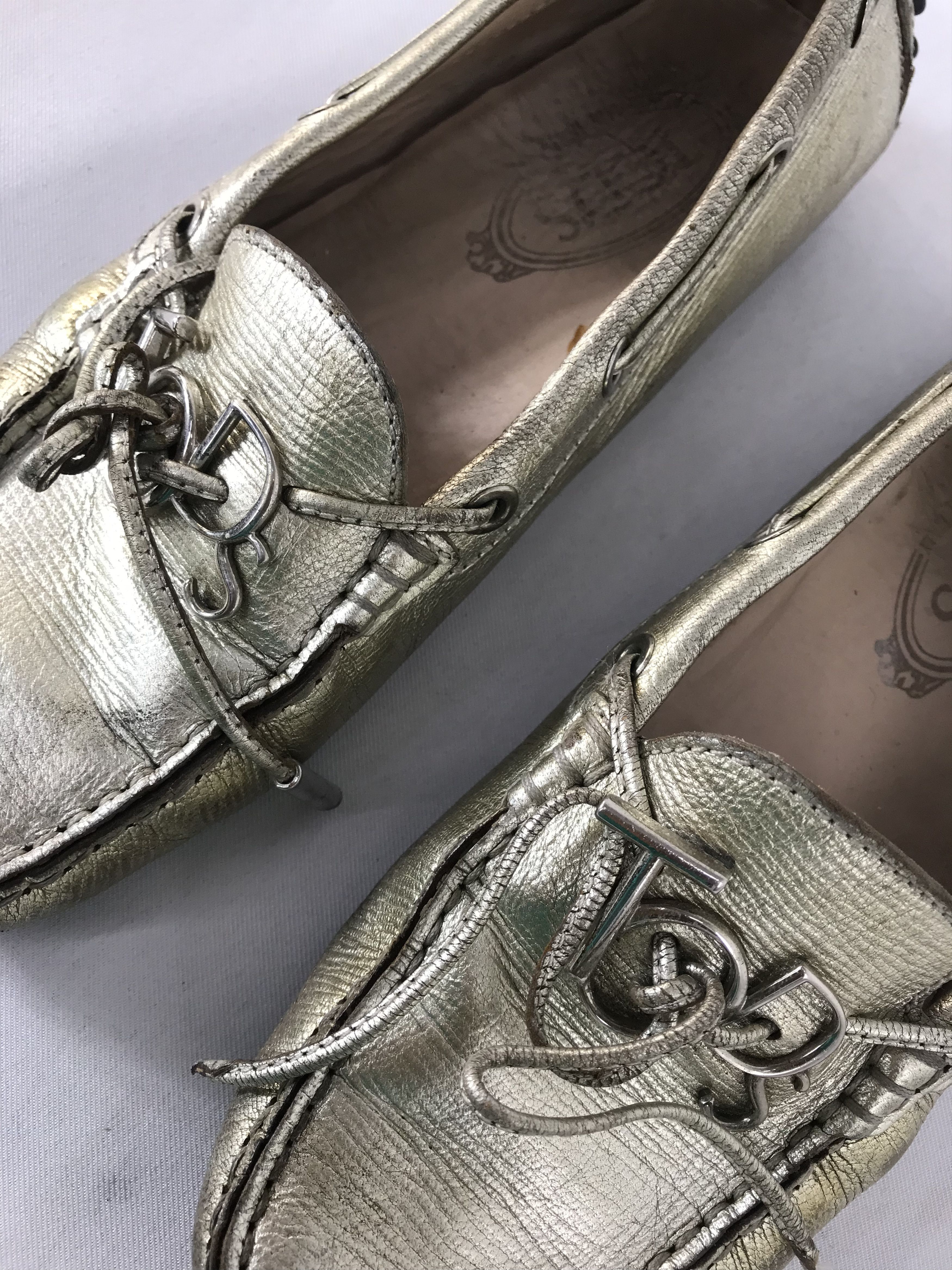 Tod's Tod’s Metallic Leather Loafer Shoe Bow Driving 26cm Size US 9 / IT 39 - 3 Thumbnail