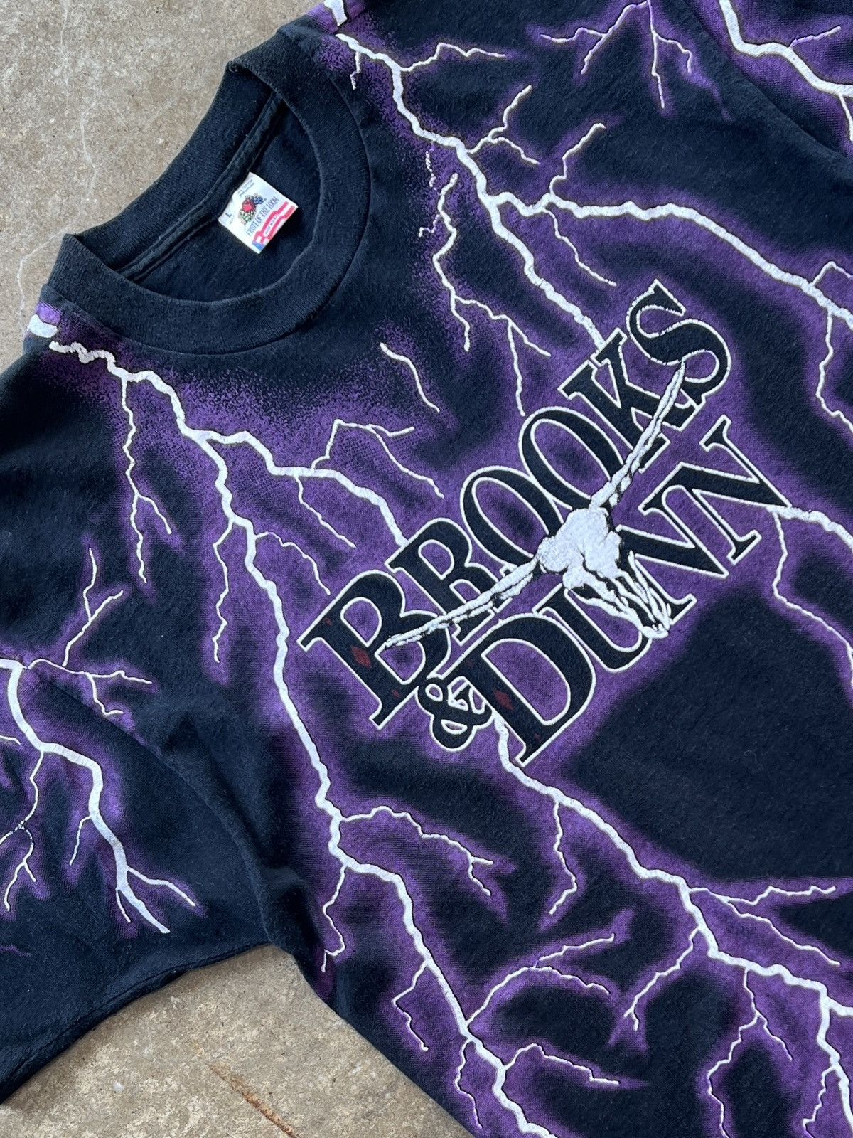 Band Tees Vintage 90s Brooks & Dunn Electric Rodeo Lightning Tee Large Size US L / EU 52-54 / 3 - 1 Thumbnail