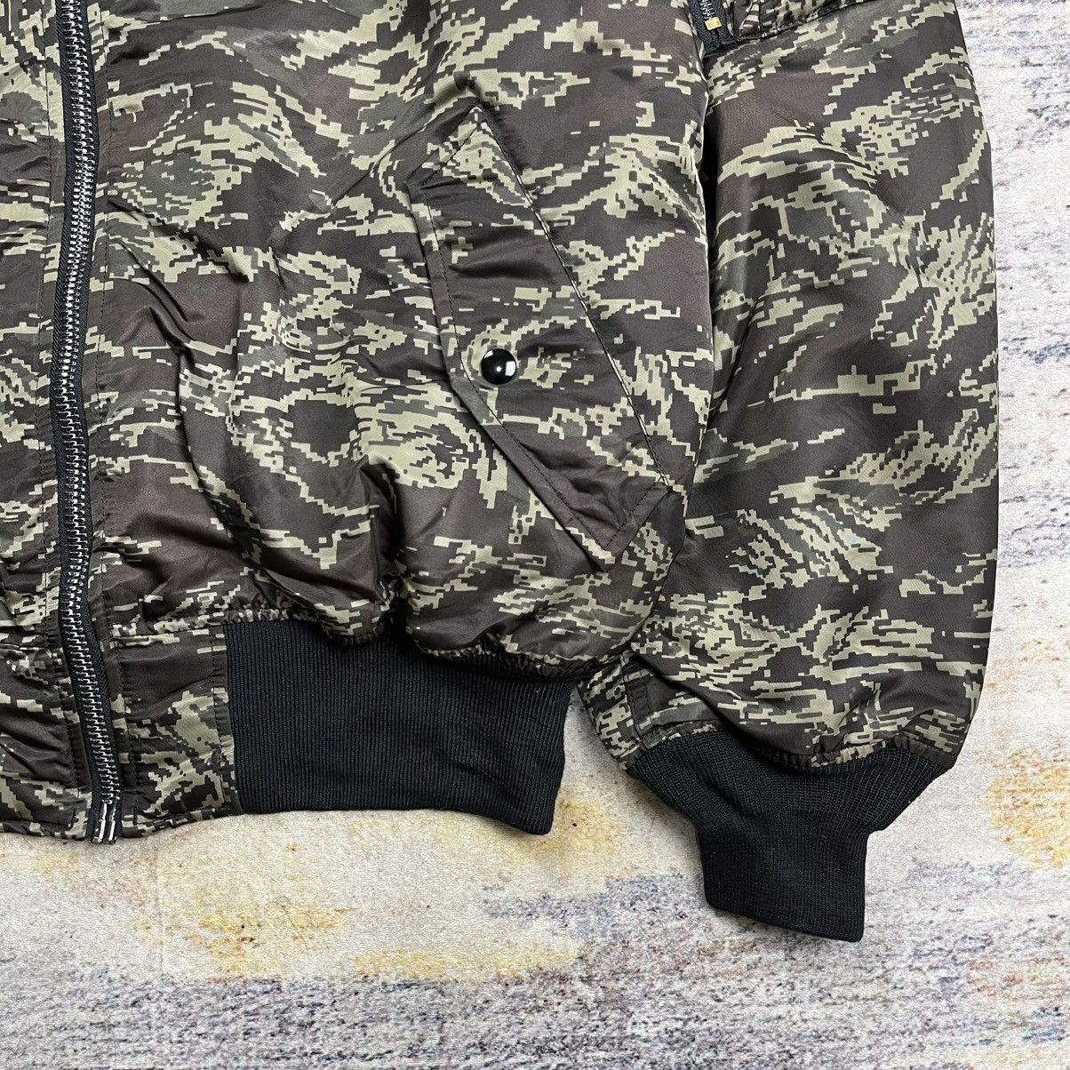 Alpha Industries Alpha industries digital camouflage Ma-1 bomber jacket Size US XL / EU 56 / 4 - 5 Thumbnail
