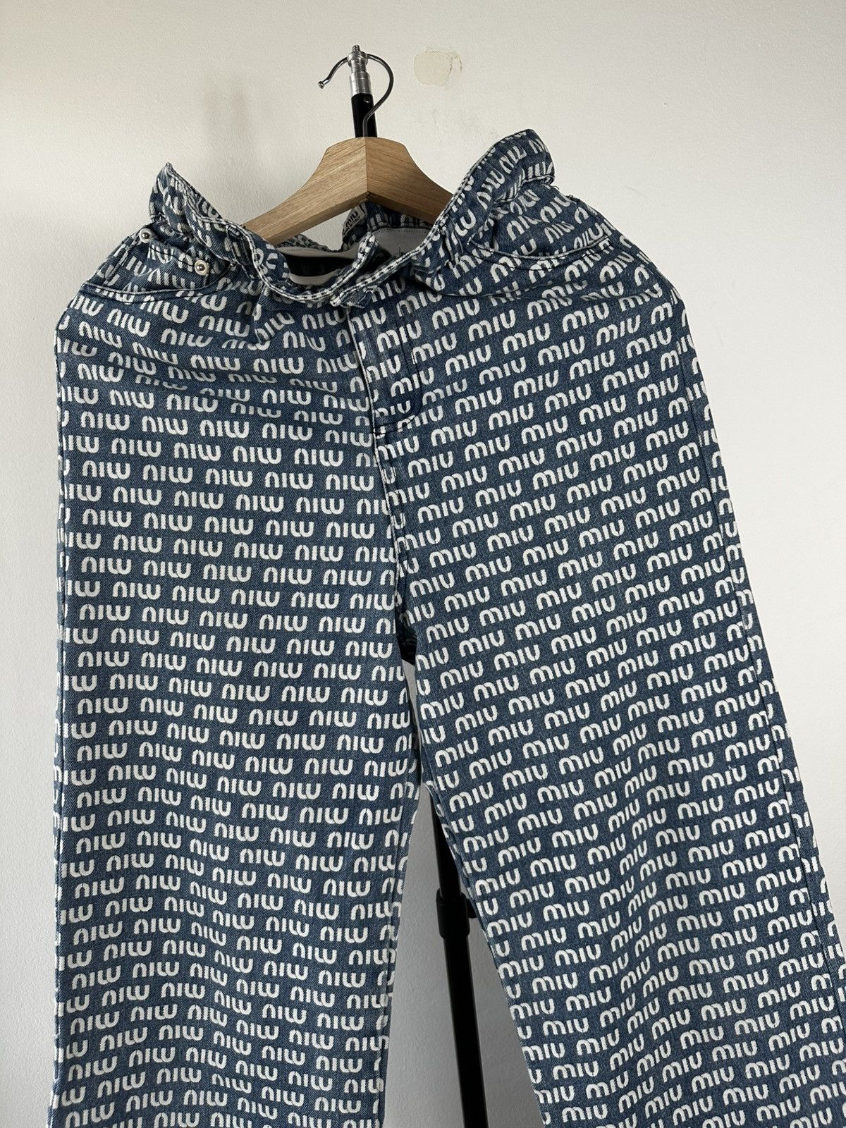 Miu Miu Miu Miu All-Over Logo Print Denim Jeans – Made in Italy Size 28" / US 6 / IT 42 - 2 Thumbnail