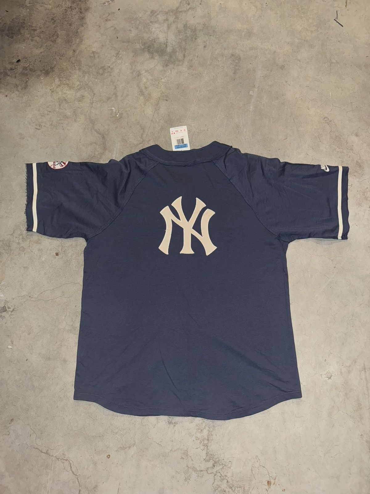 New York Yankees × Nike × Vintage Vintage NWT Nike Team New York Yankees Oversized Jersey Size US XL / EU 56 / 4 - 2 Thumbnail
