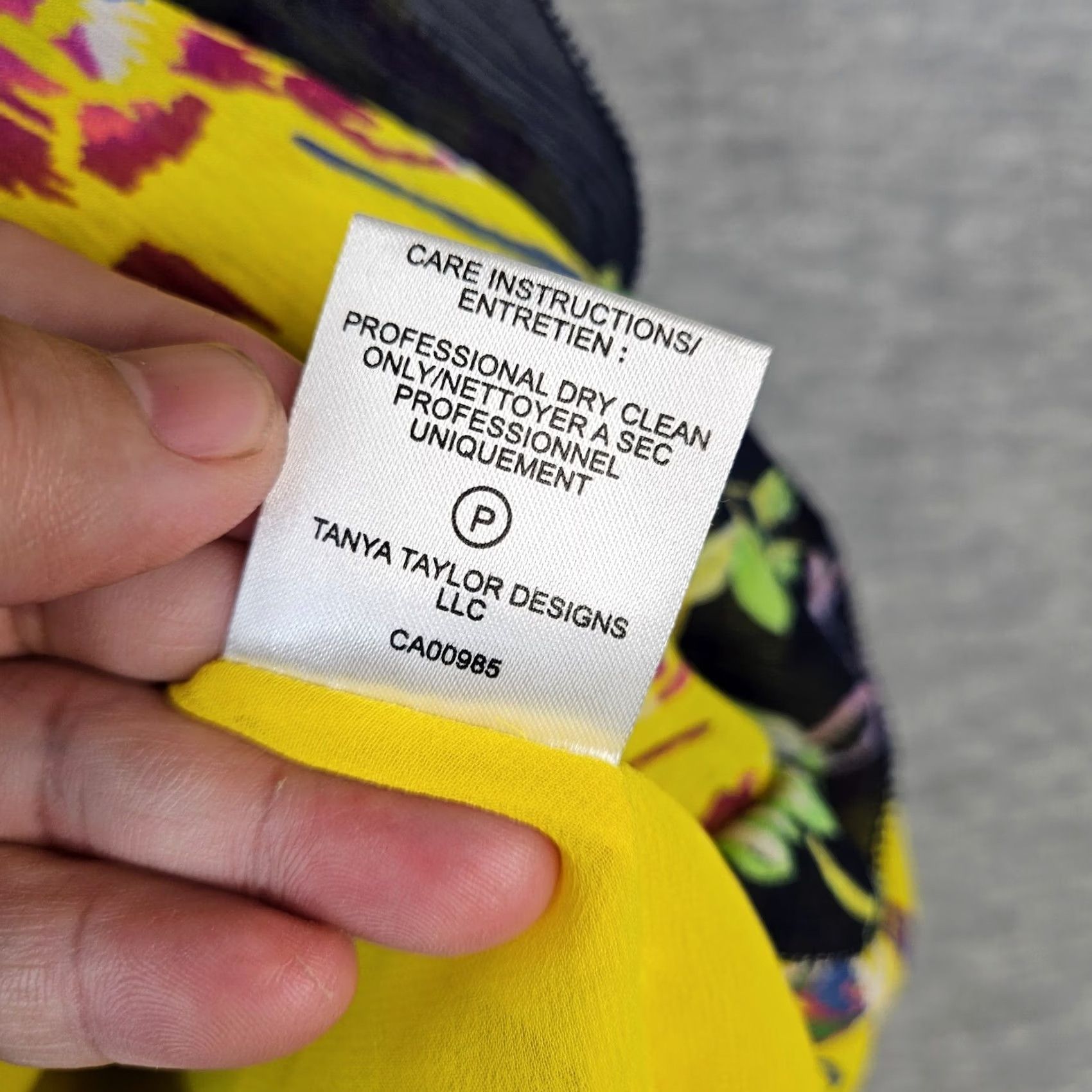Vintage TANYA TAYLOR Women's Yellow Floral Printed Silk Blouse V-Neck Ruffle Sz 8 Size M / US 6-8 / IT 42-44 - 4 Thumbnail
