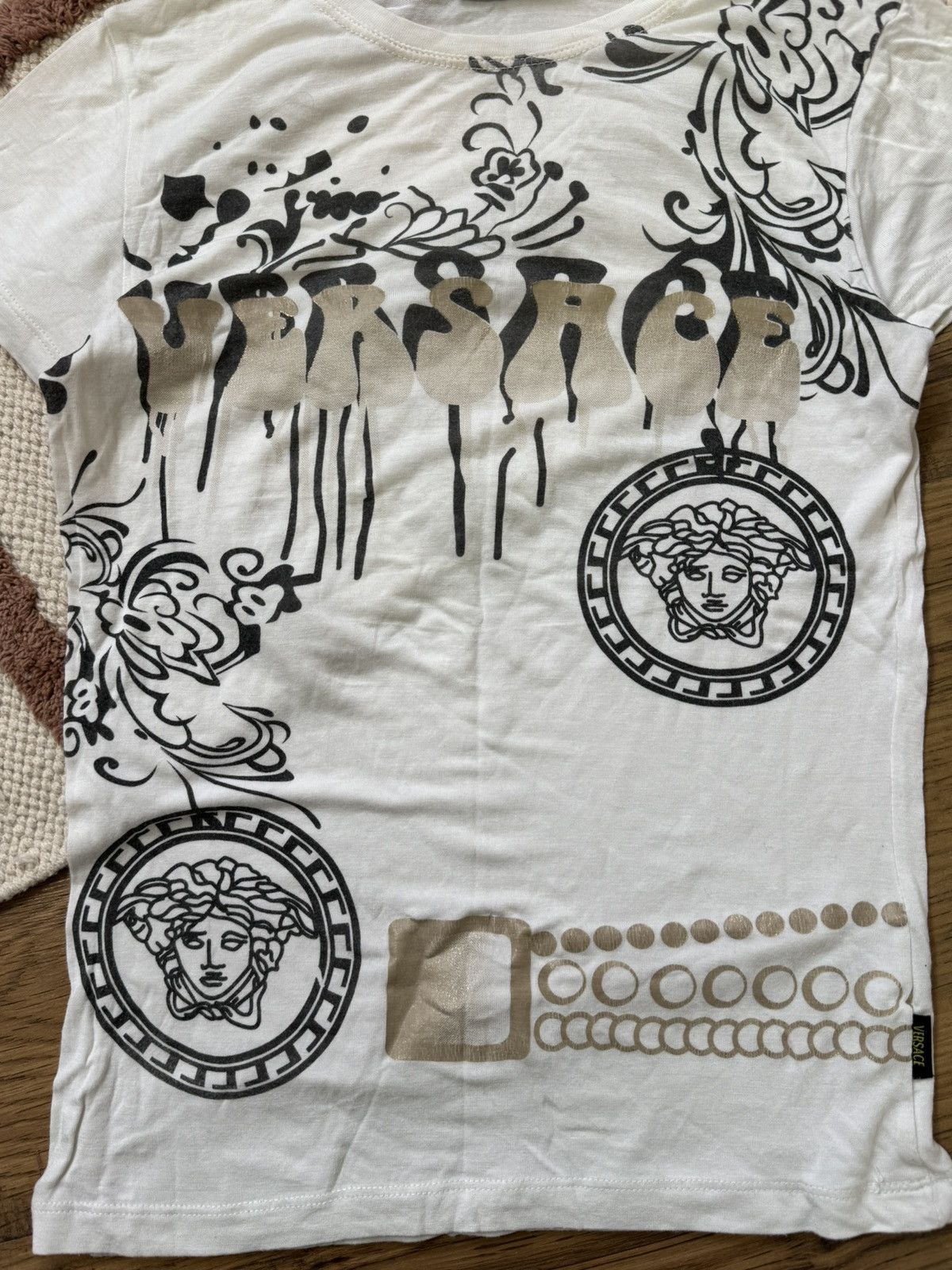 Vintage VINTAGE VERSACE JEANS COUTURE TEE SHIRT Size S / US 4 / IT 40 - 4 Thumbnail