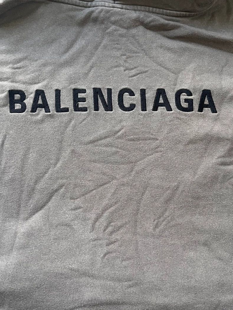 Balenciaga Balenciaga Embroidered Logo Long Sleeve Hoodie Size US XL / EU 56 / 4 - 4 Thumbnail