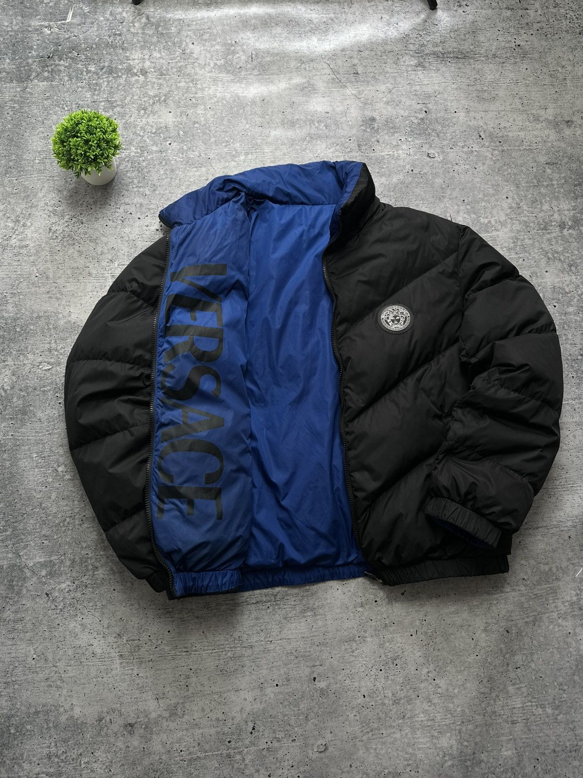 Versace Gianni Versace Medusa Down Puffer Reversible Luxury Jacket Size US L / EU 52-54 / 3 - 1 Thumbnail