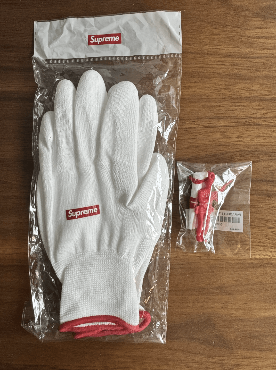 Supreme Rubberized Gloves, Parachute Toy, Candy Necklace Size ONE SIZE - 1 Thumbnail
