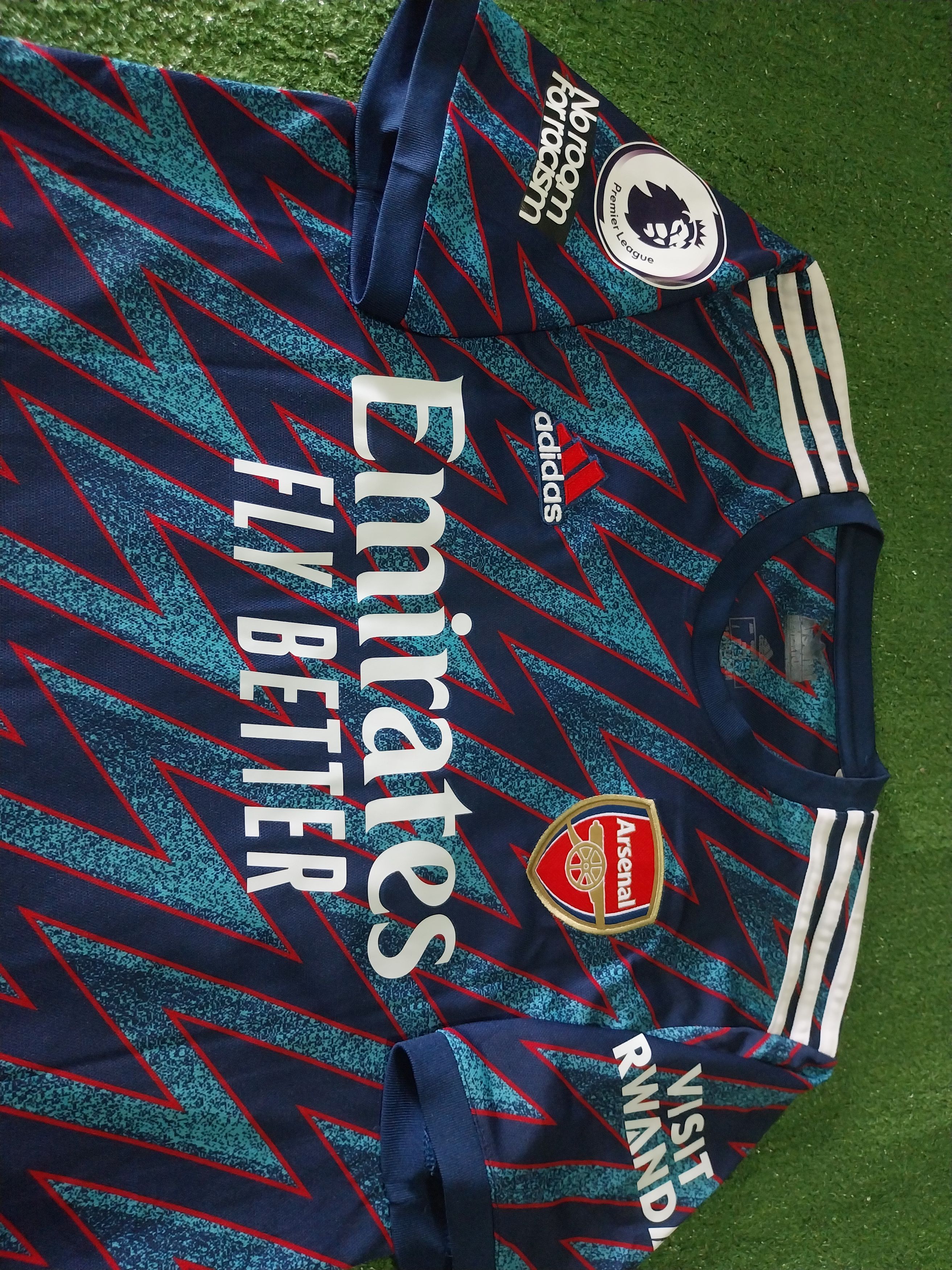 Adidas Arsenal 3rd 2021/2022 saka jersey football Size US M / EU 48-50 / 2 - 3 Thumbnail