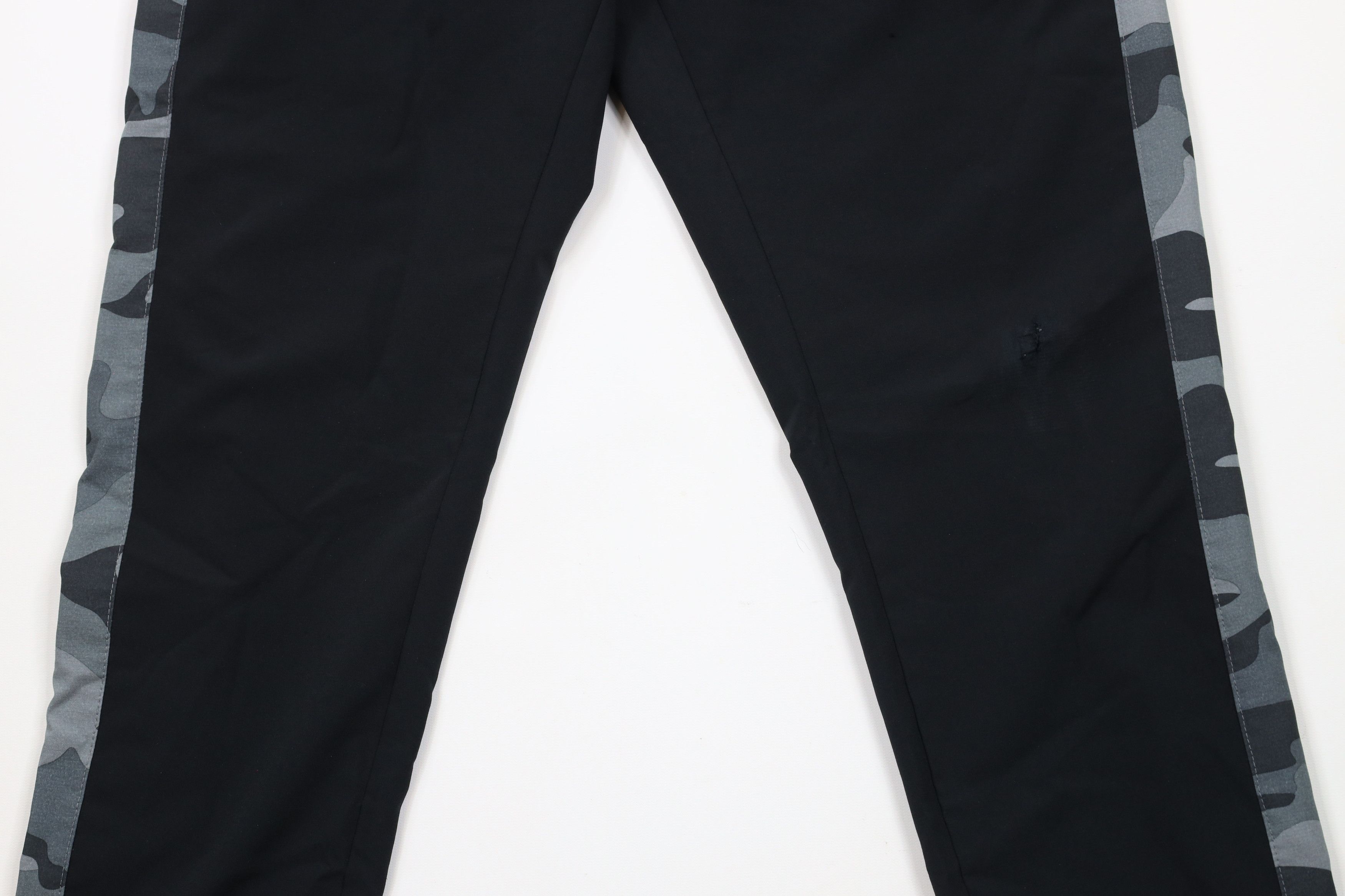New Balance × Vintage Vintage New Balance Reflective Logo Camouflage Pants Black Size US 36 / EU 52 - 3 Thumbnail
