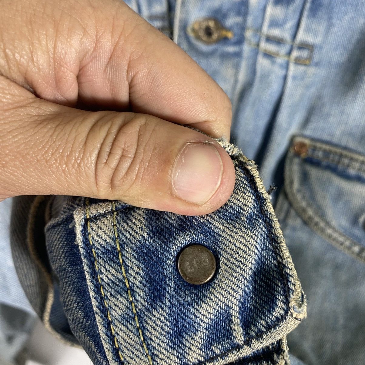 Lee × Levi's Vintage Clothing × Vintage Vintage 90s Lee Cowboy Left Hand Denim Jacket Sanforized Size US M / EU 48-50 / 2 - 13 Thumbnail