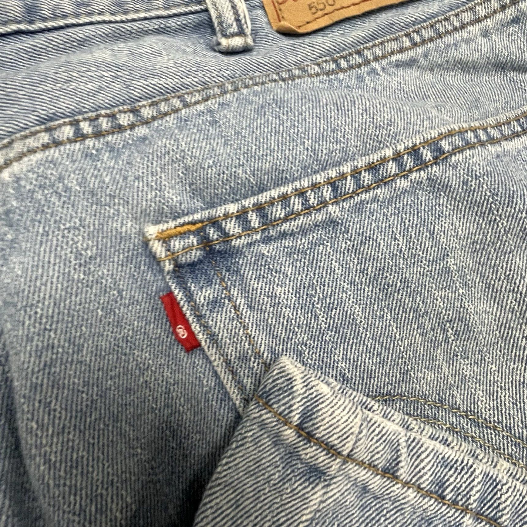 Levi's VINTAGE Levi's Jeans 550 LoosE Tapered Denim 38x32 38x31 Light Wash Men 80s 90s Rock Size US 38 / EU 54 - 5 Thumbnail