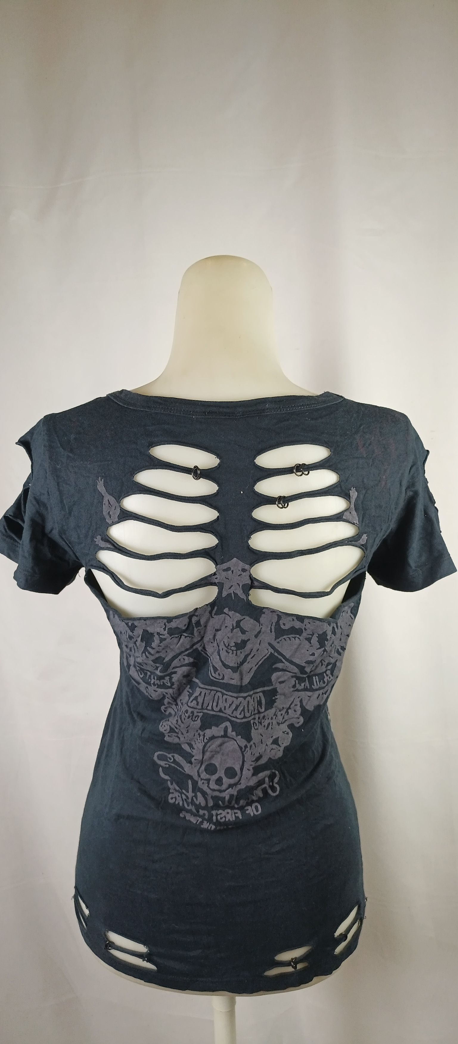 Vintage Crossbonez Distressed Skull Short Sleeve Strict TShirt Size M / US 6-8 / IT 42-44 - 20 Thumbnail