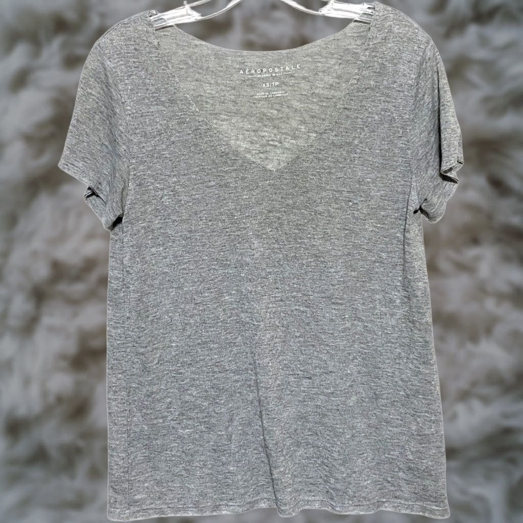 Vintage Aéropostale Gray V Neck Tee TShirt Top Womens XS Classic Casual Neutral TShirt Short Sleeve Pullover Size XS / US 0-2 / IT 36-38 - 1 Thumbnail