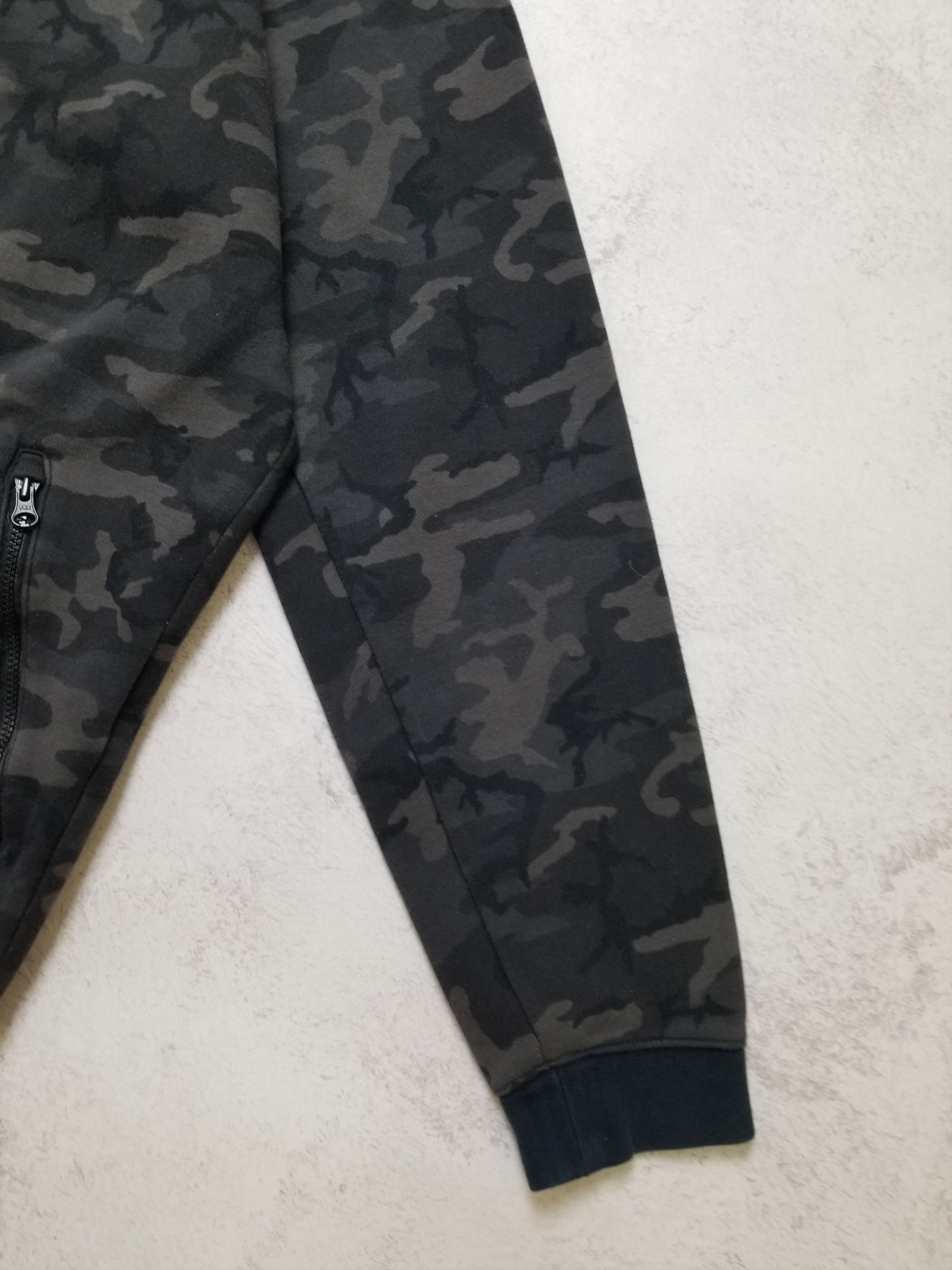 Nike Nike Tech Fleece Camo Windrunner Size US L / EU 52-54 / 3 - 9 Thumbnail