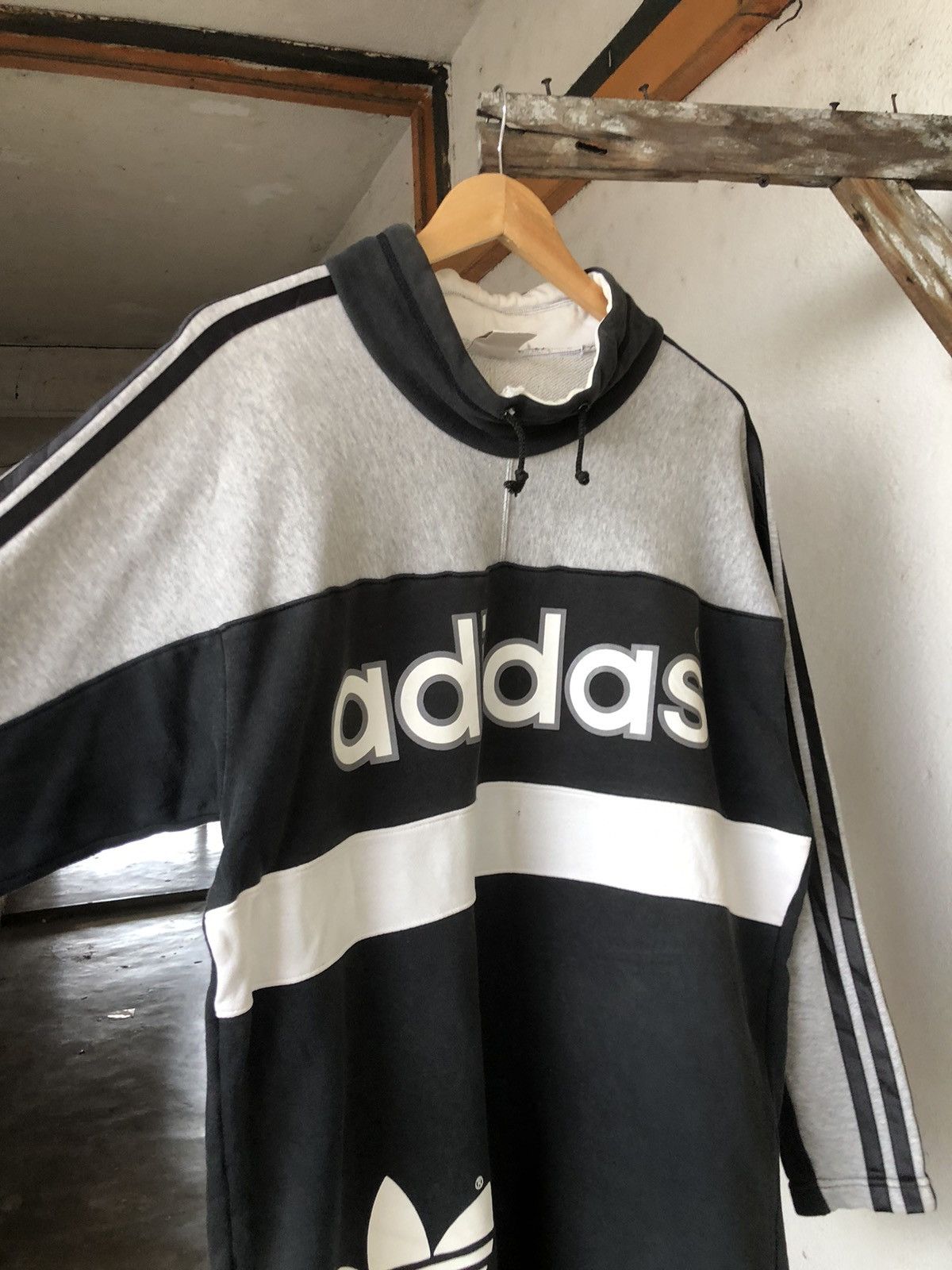 Adidas Vintage 90s Adidas Big Logo Sweater Japan Made Size US L / EU 52-54 / 3 - 9 Thumbnail