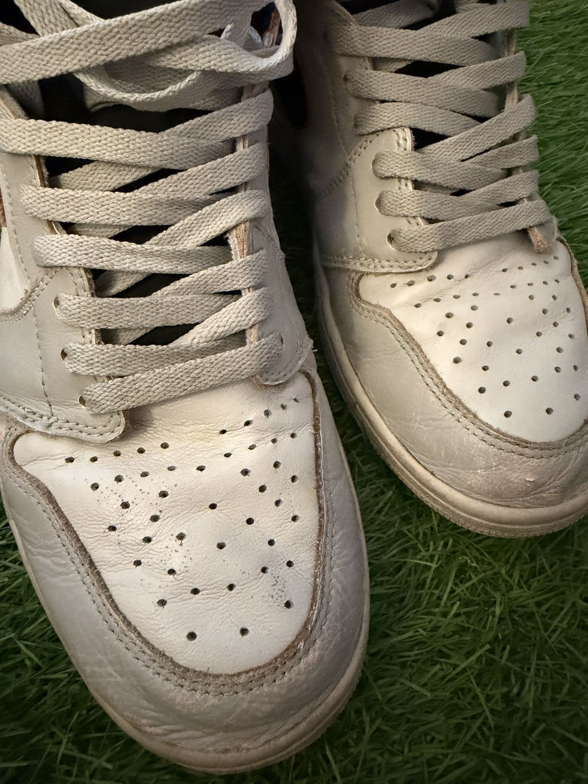 Jordan Brand Nike Air Jordan 1 Retro "NYC To Paris" Light Bone CD6578-006 Size US 10.5 / EU 43-44 - 12 Thumbnail