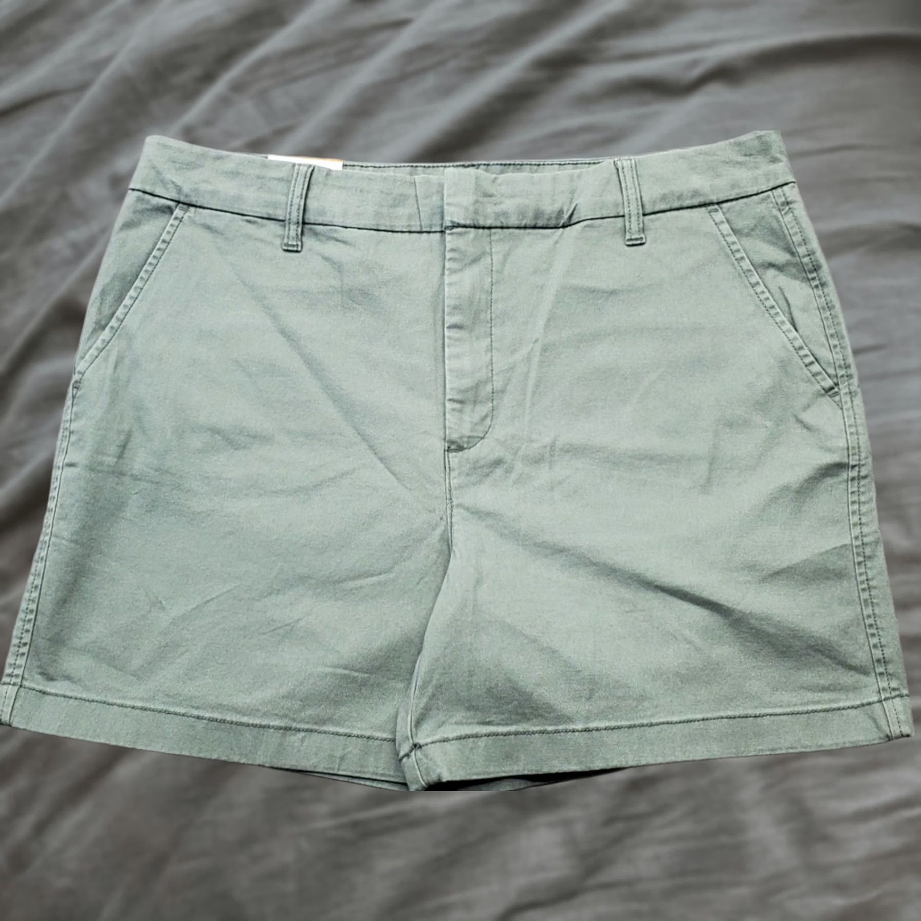 Gloria Vanderbilt Gloria Vanderbilt Chino Shorts Womens 16 Green Breathable High Rise Summer Cotton Slim Relaxed Size 38" / US 16 / IT 52 - 1 Thumbnail