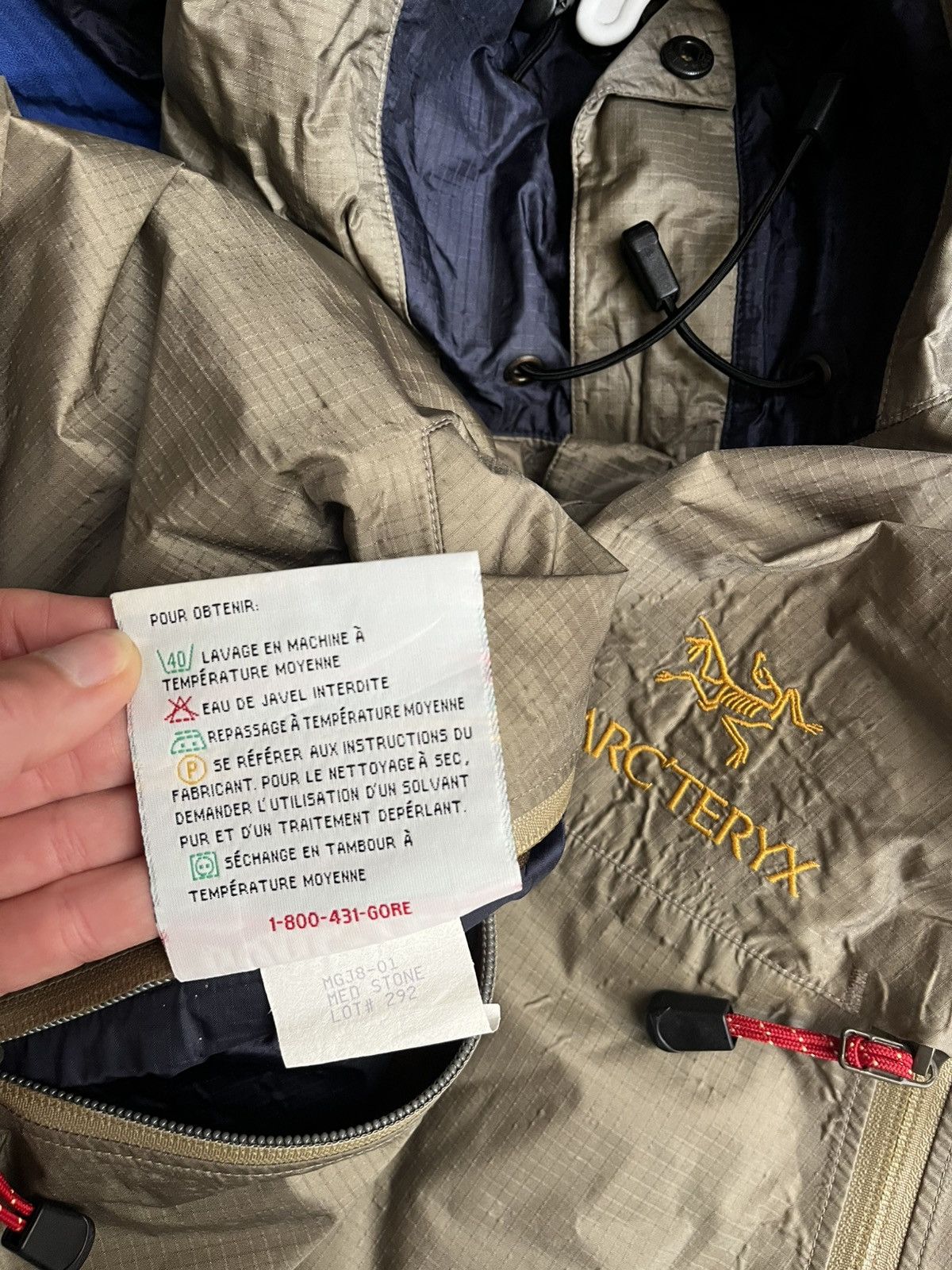 Arcteryx 1999 Kappa 'Stone' GoreTex Jacket - Size M