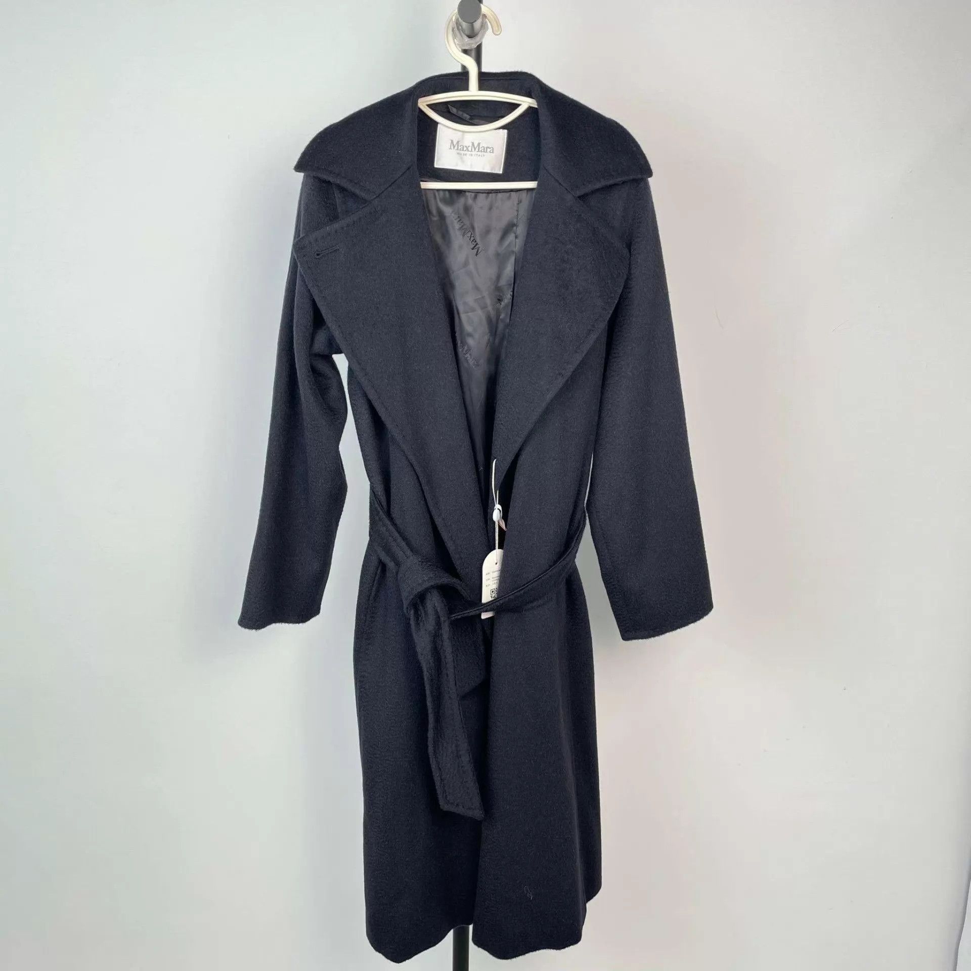 Max Mara Maxmara Women's Wool Coat Black 155/80A Size XS / US 0-2 / IT 36-38 - 1 Thumbnail