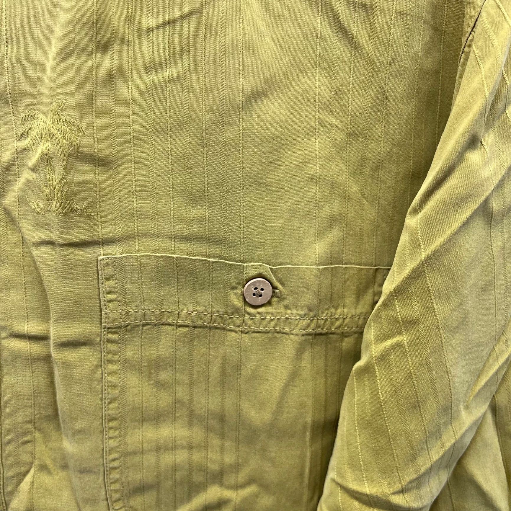 Tommy Bahama **Tommy Bahama Men's Medium Green Silk Button-Down Shirt** User: **Tommy Bahama Men's Medium Green Silk Button-Down Shirt** Size US M / EU 48-50 / 2 - 7 Thumbnail