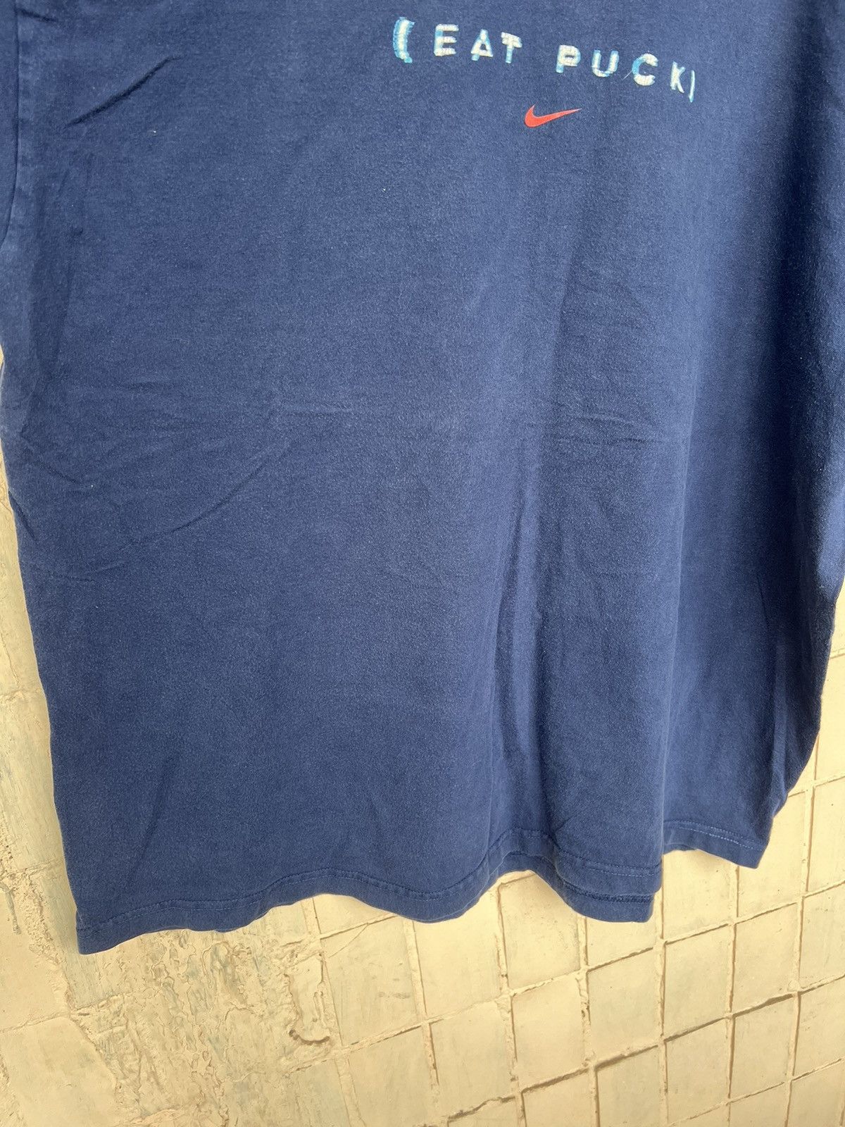 Nike Vintage Nike T Shirt Big Logo EAT PUCK Swoosh 2000s Y2K Size US XXL / EU 58 / 5 - 7 Thumbnail