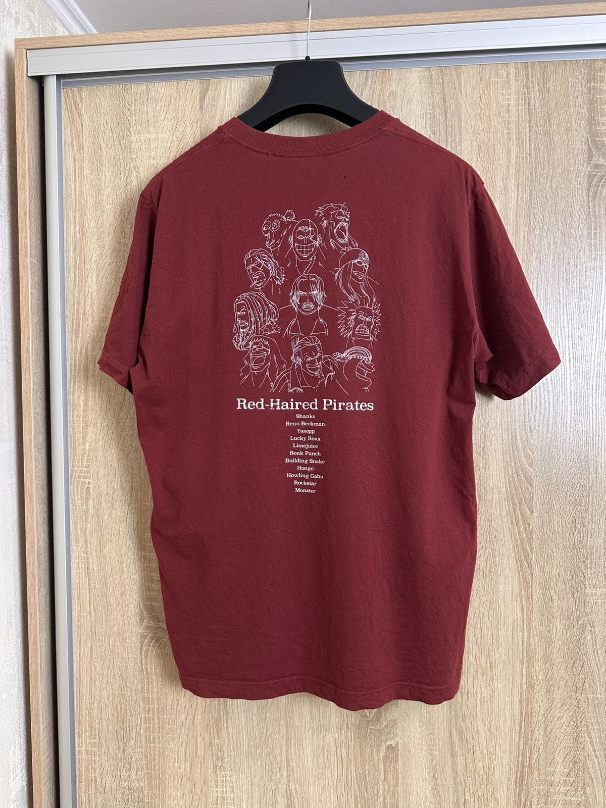 Japanese Brand 🔥 Red Haired Pirates Shanks One Piece Red Film Uniqlo Shirt Size US L / EU 52-54 / 3 - 2 Thumbnail