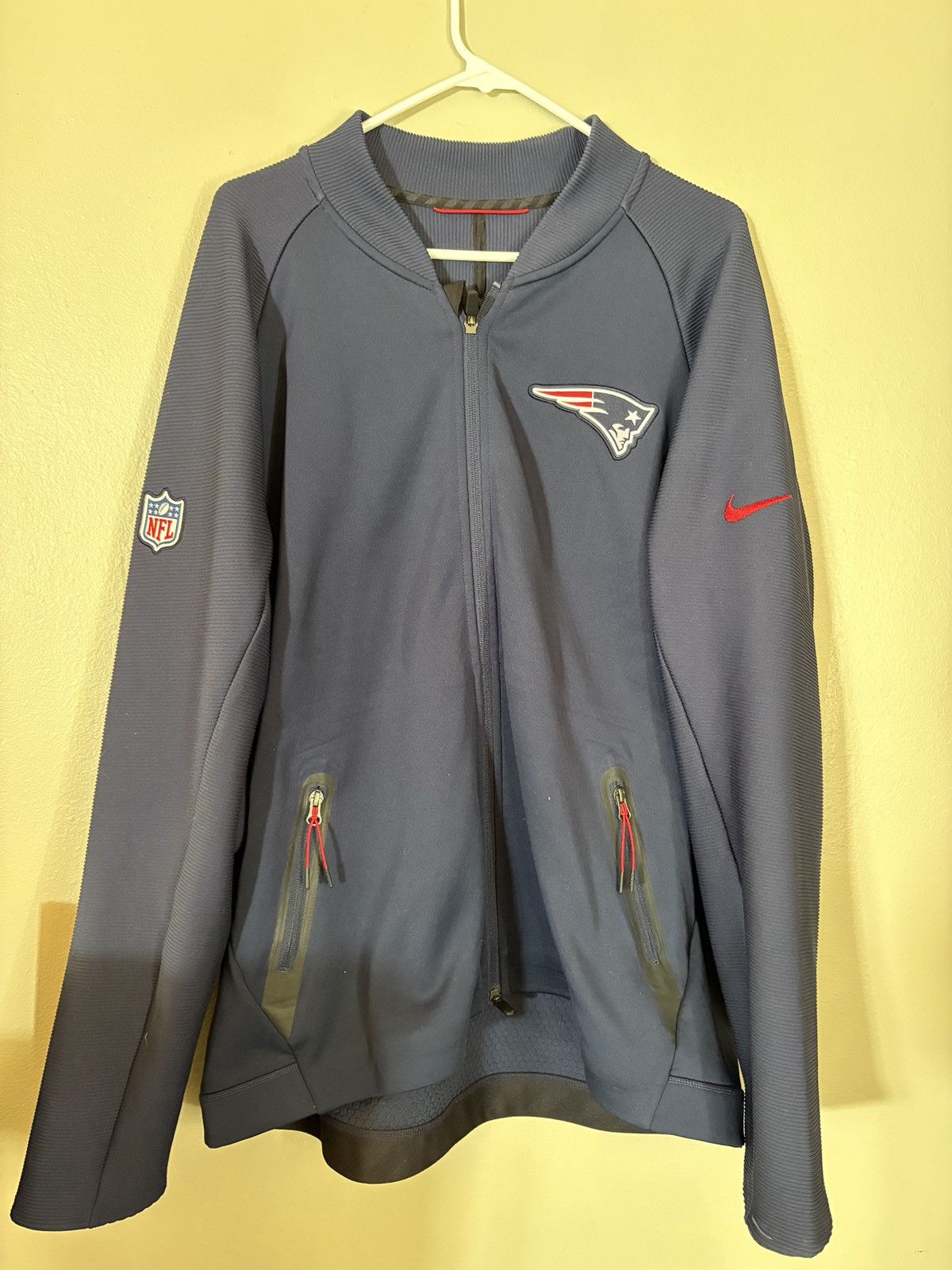 NFL NIKE NEW ENGLAND PATRIOTS NFL SIDELINE COACHES JACKET $180 Size US XXL / EU 58 / 5 - 1 Thumbnail