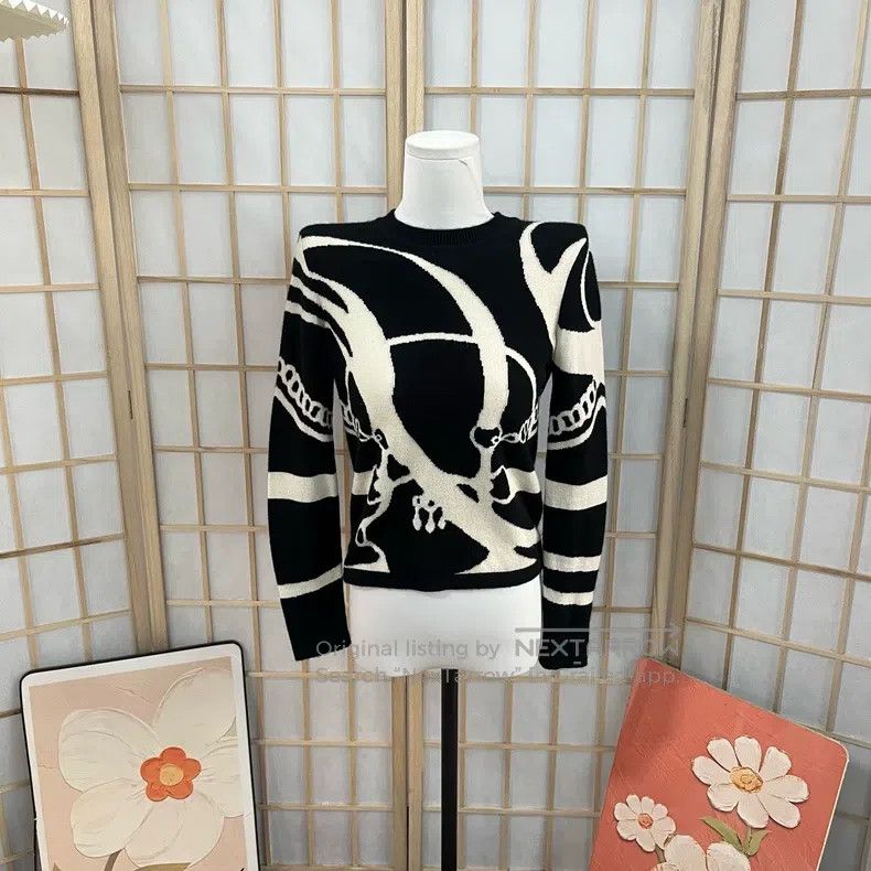 Hermes Hermes Black and white cashmere knit sweater Size XS / US 0-2 / IT 36-38 - 1 Thumbnail