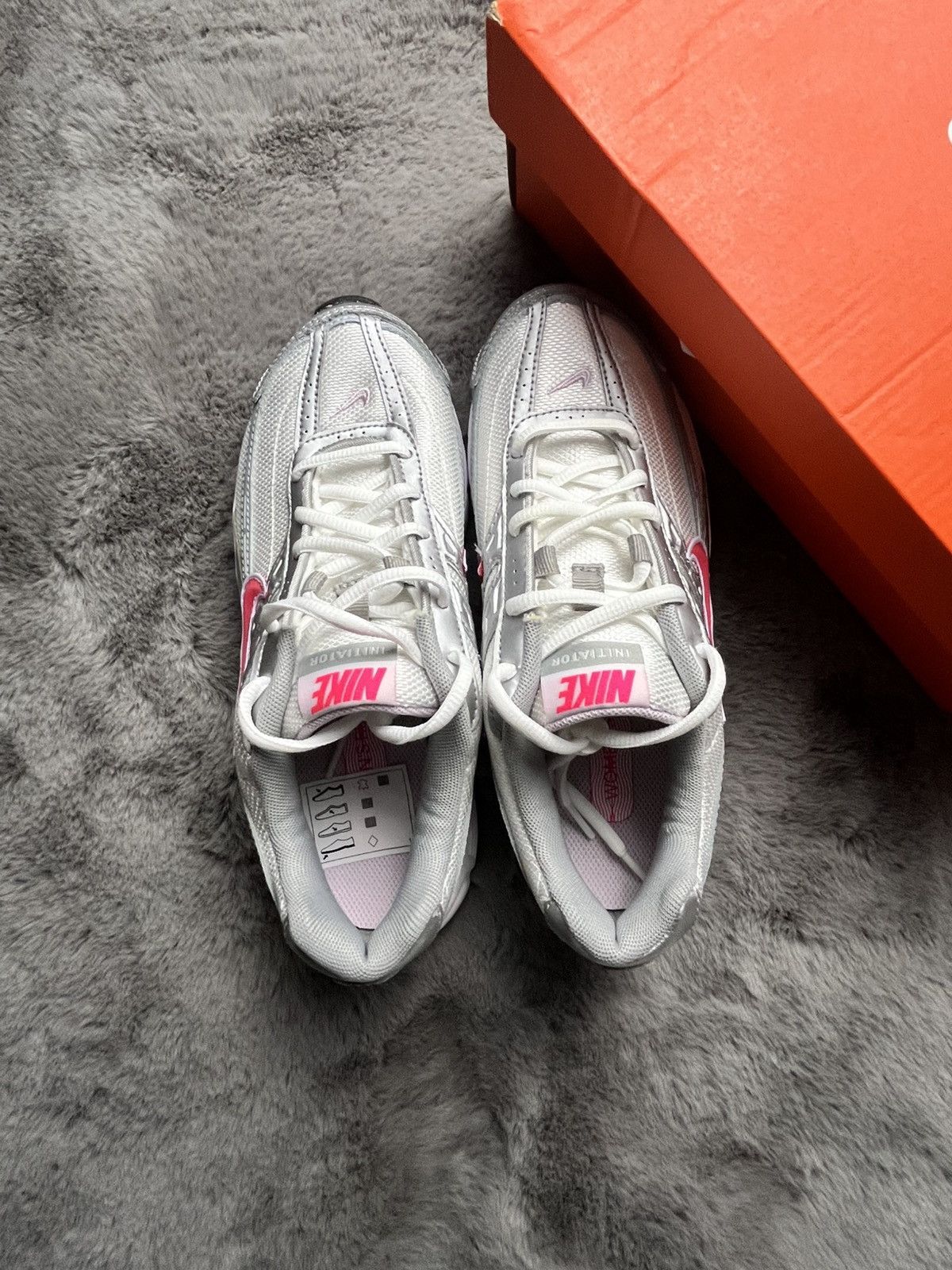 Nike Chaussures Nike Initiator pour femme taille 38 Size US 7 / IT 37 - 3 Thumbnail