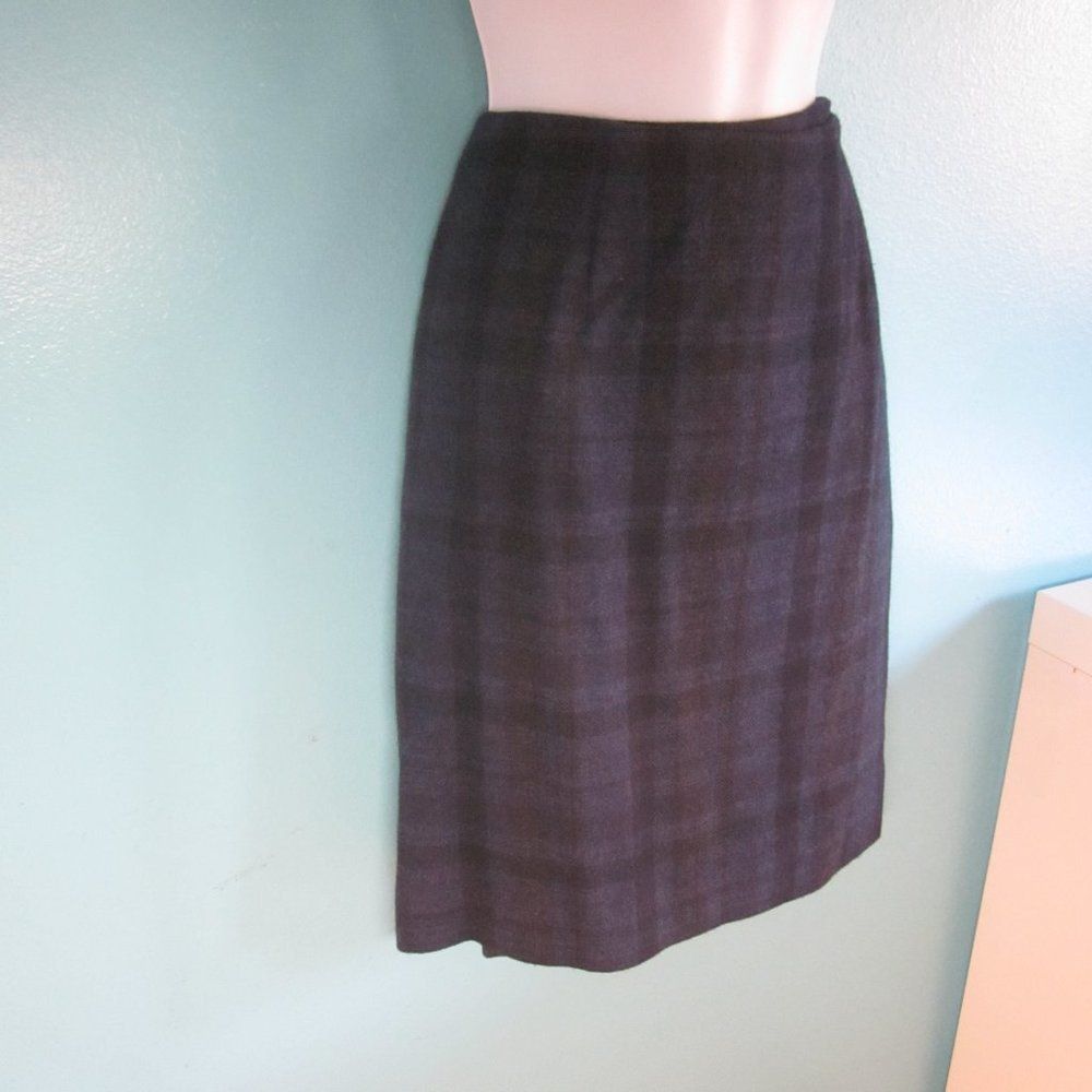 Robert Talbott Talbots Blue Plaid Wool Skirt Womens Size 8 Wrap Style Vintage Skirt Size 30" / US 8 / IT 44 - 1 Thumbnail