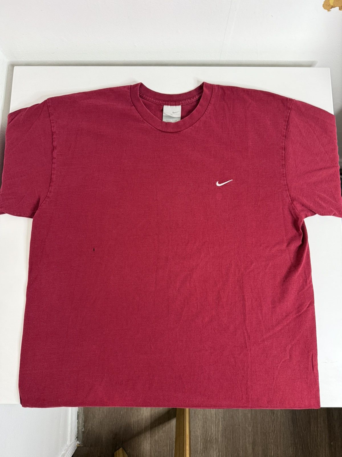 Vintage VINTAGE Nike Y2K Micro Logo Tee "Red" (XL) *PREOWNED* Size US XL / EU 56 / 4 - 3 Thumbnail