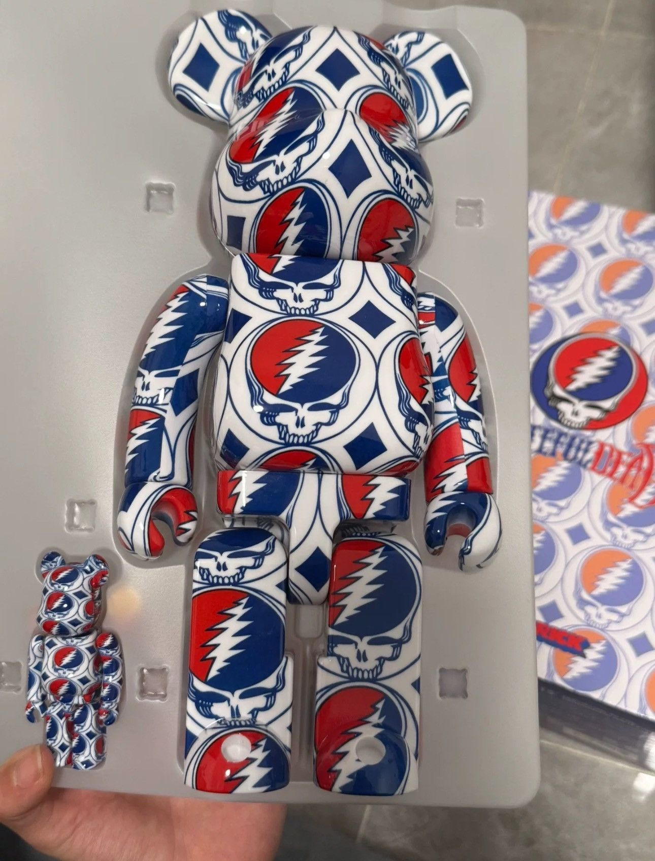 Japanese Brand Bearbrick Grateful Dead（Steal Your Face） 100% & 400% Set Size ONE SIZE - 1 Thumbnail