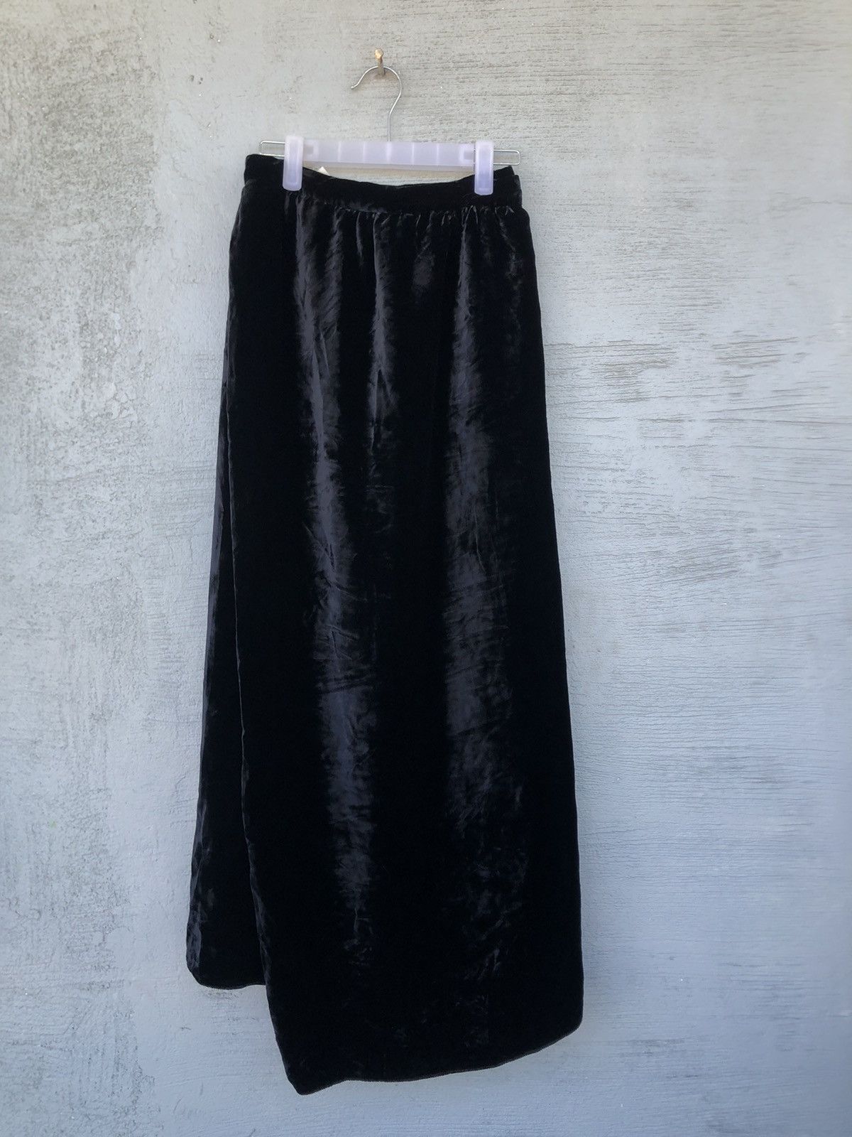 Giorgio Armani Vintage Giorgio Armani Velour Asymmetrical Skirt Size 26" / US 2 / IT 38 - 1 Thumbnail