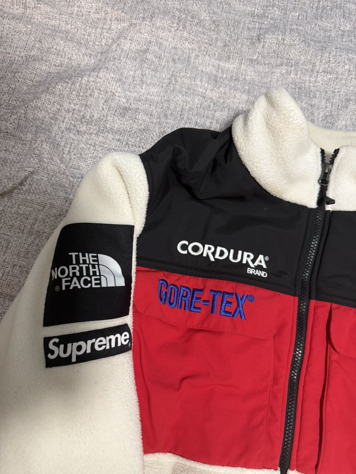 Supreme × The North Face Supreme tnf north face expedition fleece jacket white red xl Size US XL / EU 56 / 4 - 2 Thumbnail