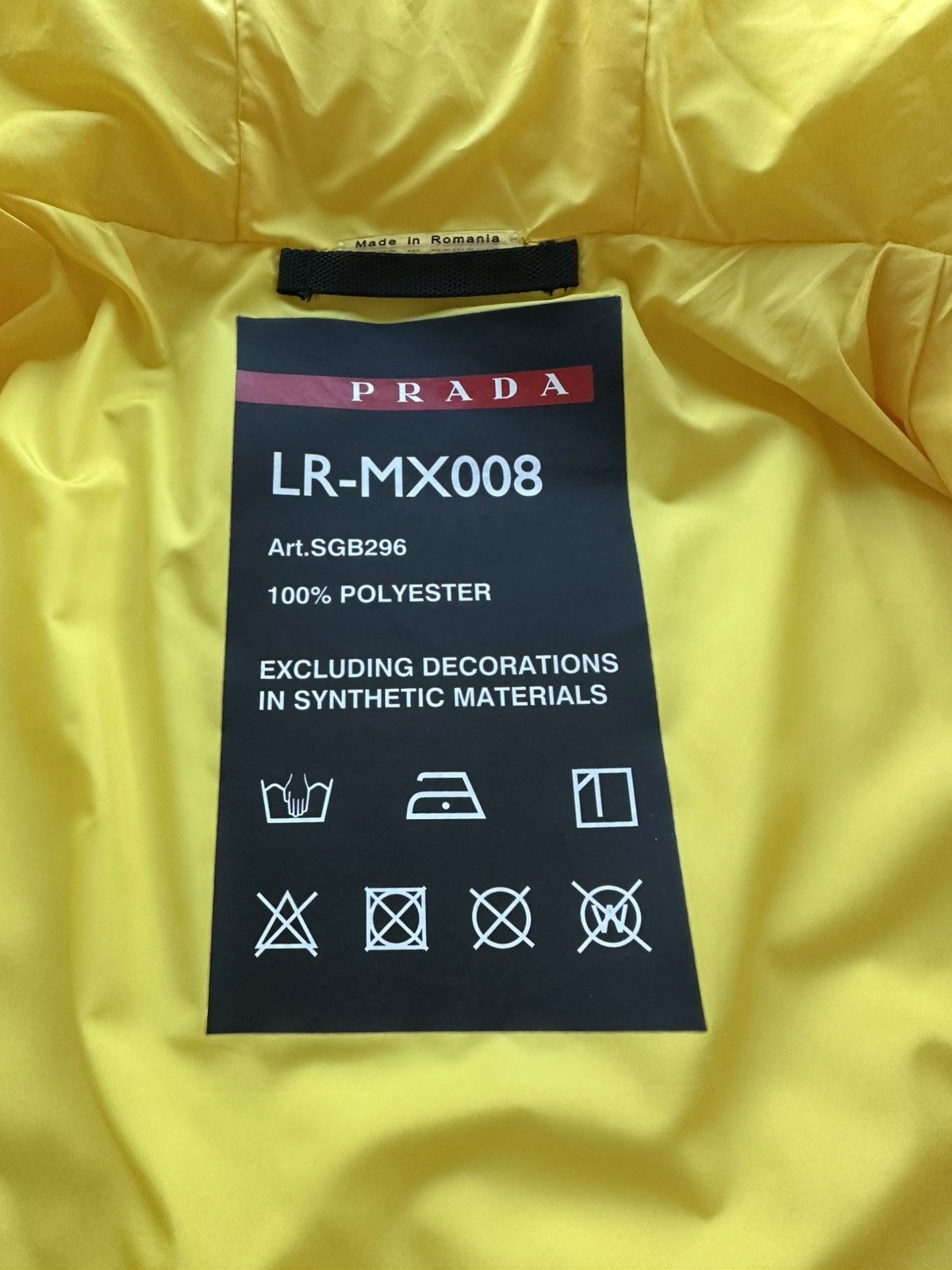 Prada Prada Linea Rossa Light Polyester Jacket Size US M / EU 48-50 / 2 - 3 Thumbnail