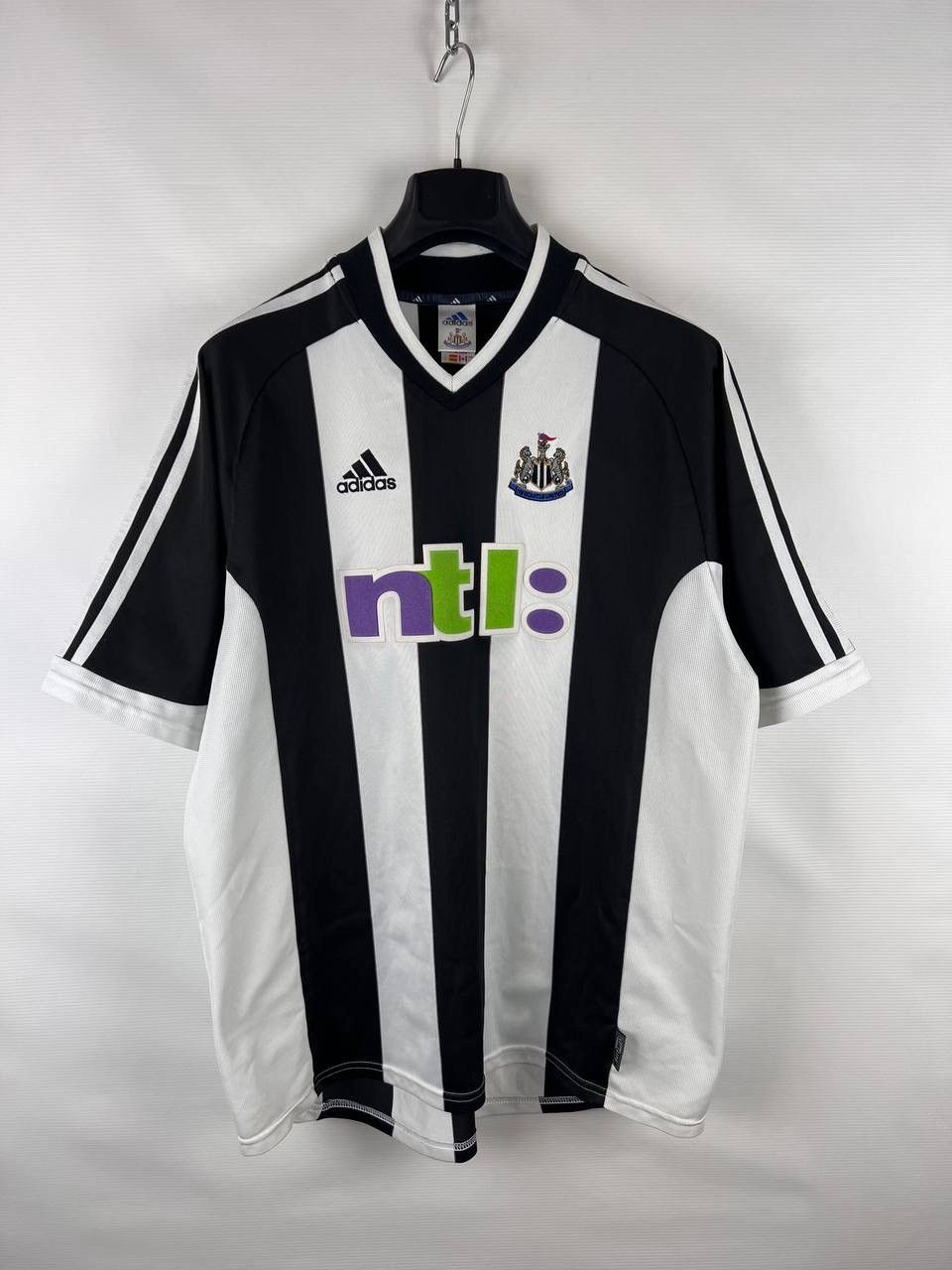 Adidas NewCastle Adidas 2001-03 vintage jersey t-shirt size L Size US L / EU 52-54 / 3 - 1 Thumbnail