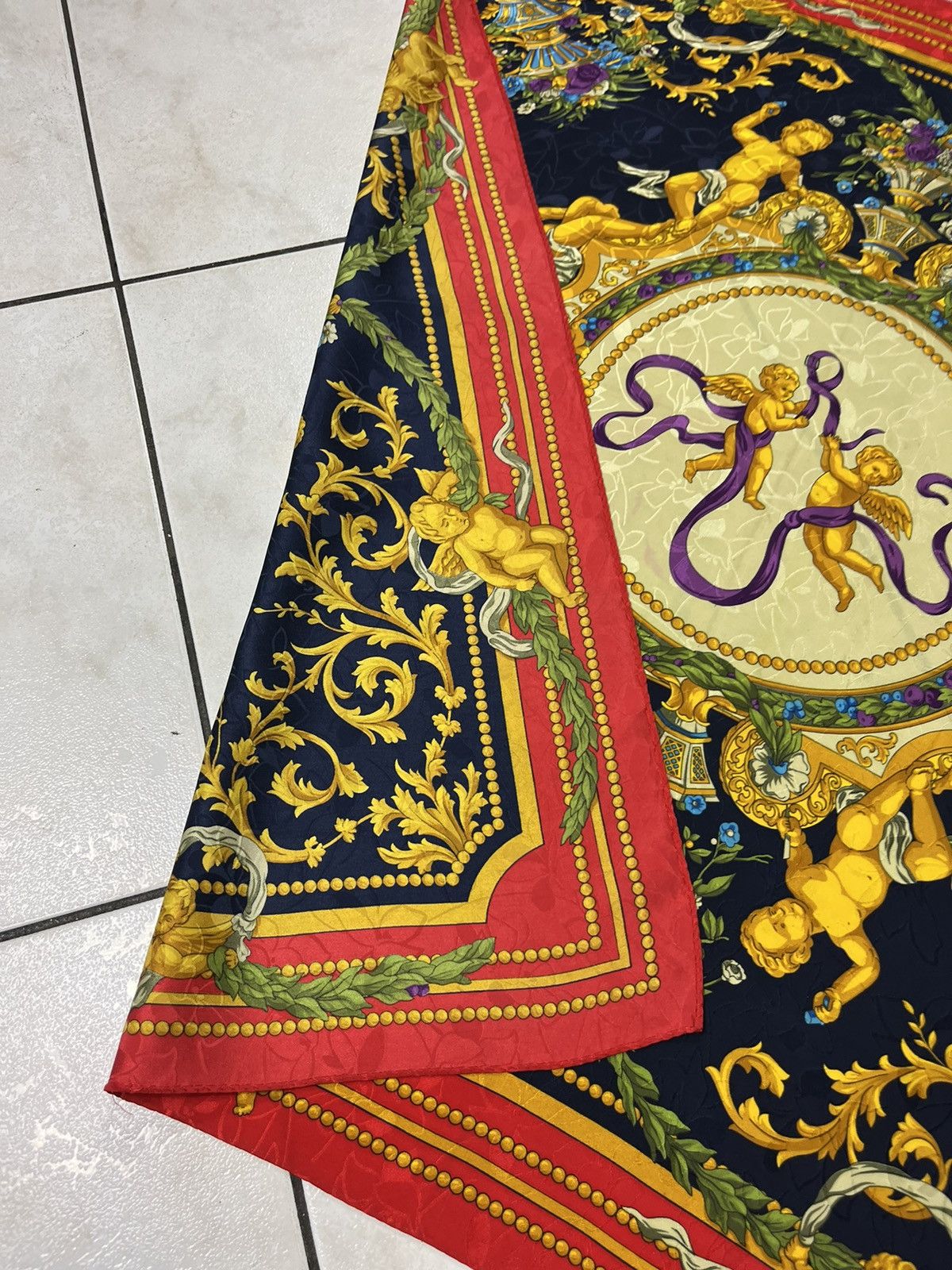 Designer × Roberta di Camerino × Vintage Vintage Roberta Di Camerino silk scarf handkerchief painted Size ONE SIZE - 18 Thumbnail