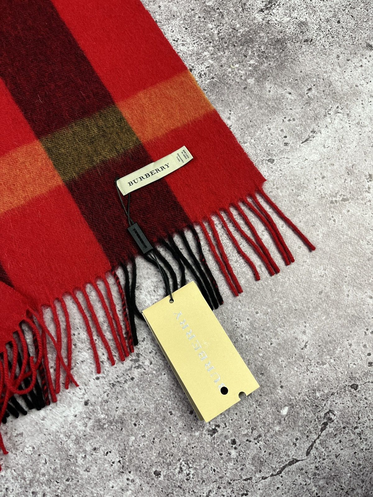 Burberry Giant Check Cashmere Scarf Camel Check Size ONE SIZE - 4 Thumbnail