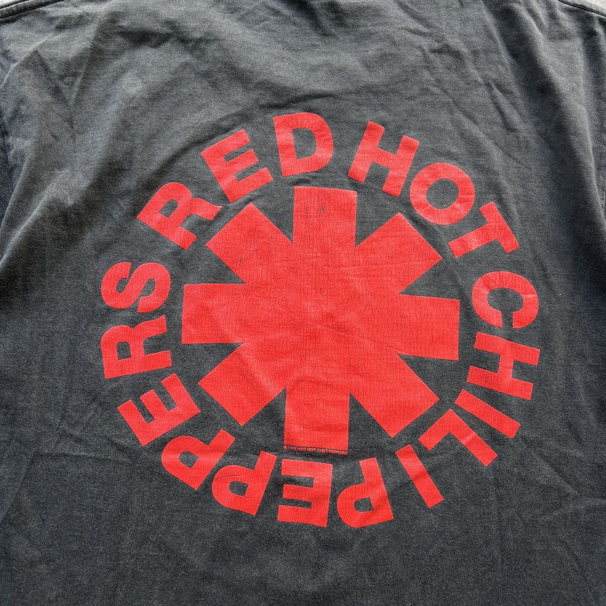 Band Tees Vintage Red Hot Chili Peppers Band Tshirt Bootleg Size US L / EU 52-54 / 3 - 9 Thumbnail