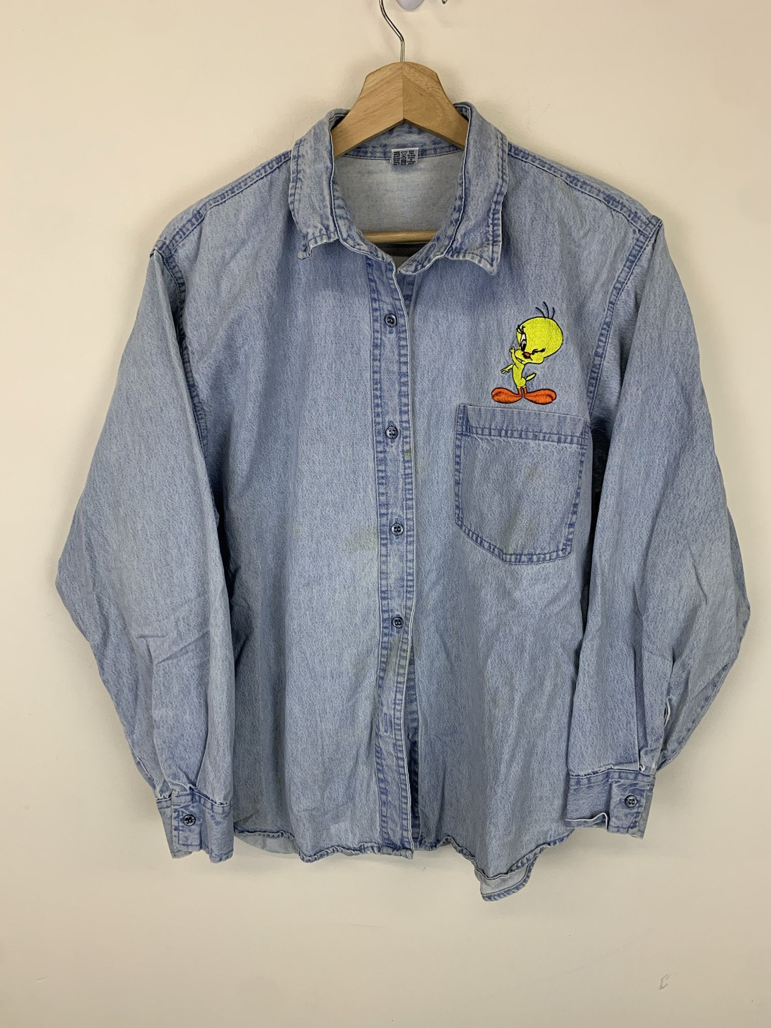 Vtg outlet 90s looney tunes tweety bird button down shirt